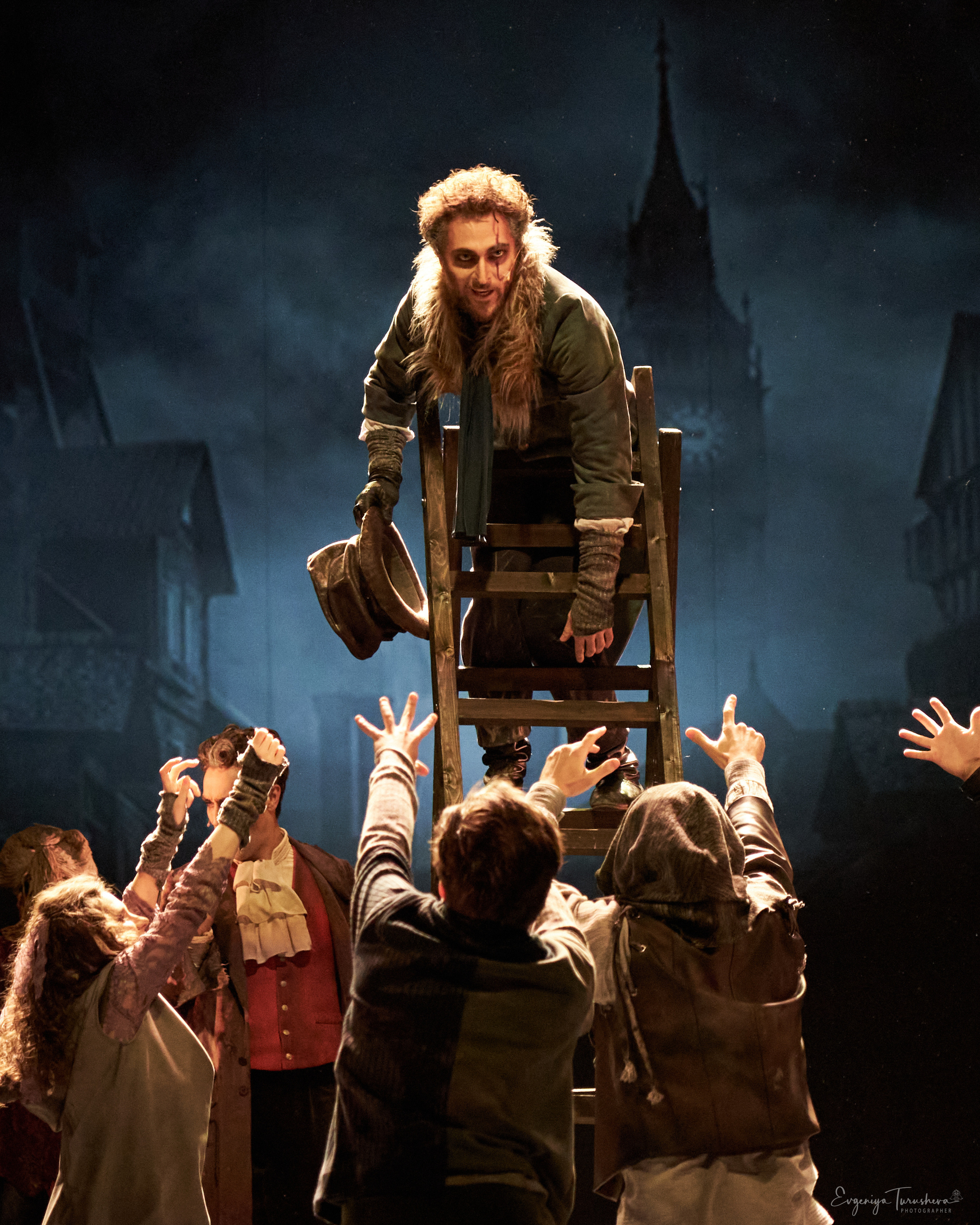 Человек, который смеется. Фотограф Евгения Турушева