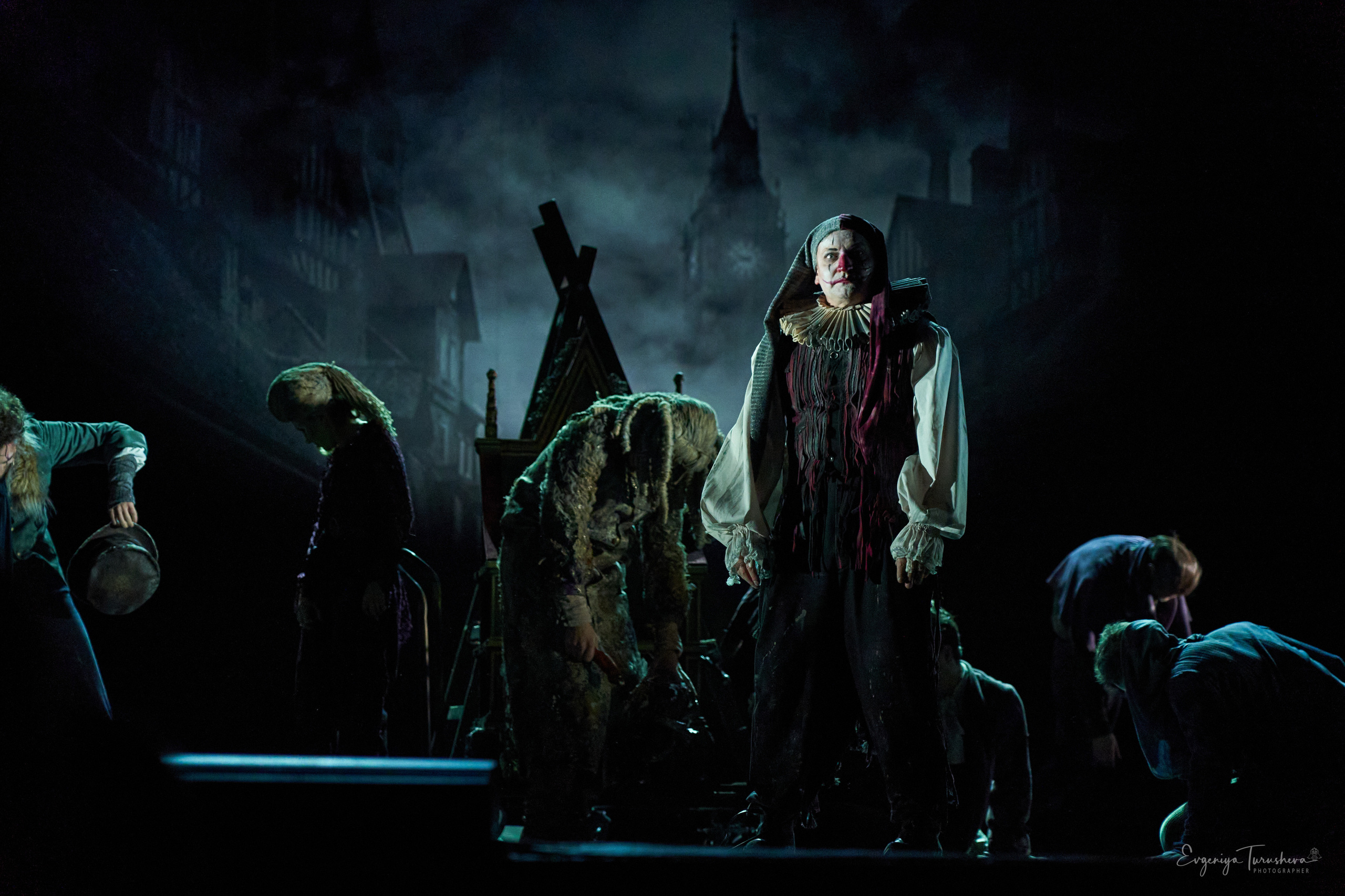 Человек, который смеется. Фотограф Евгения Турушева