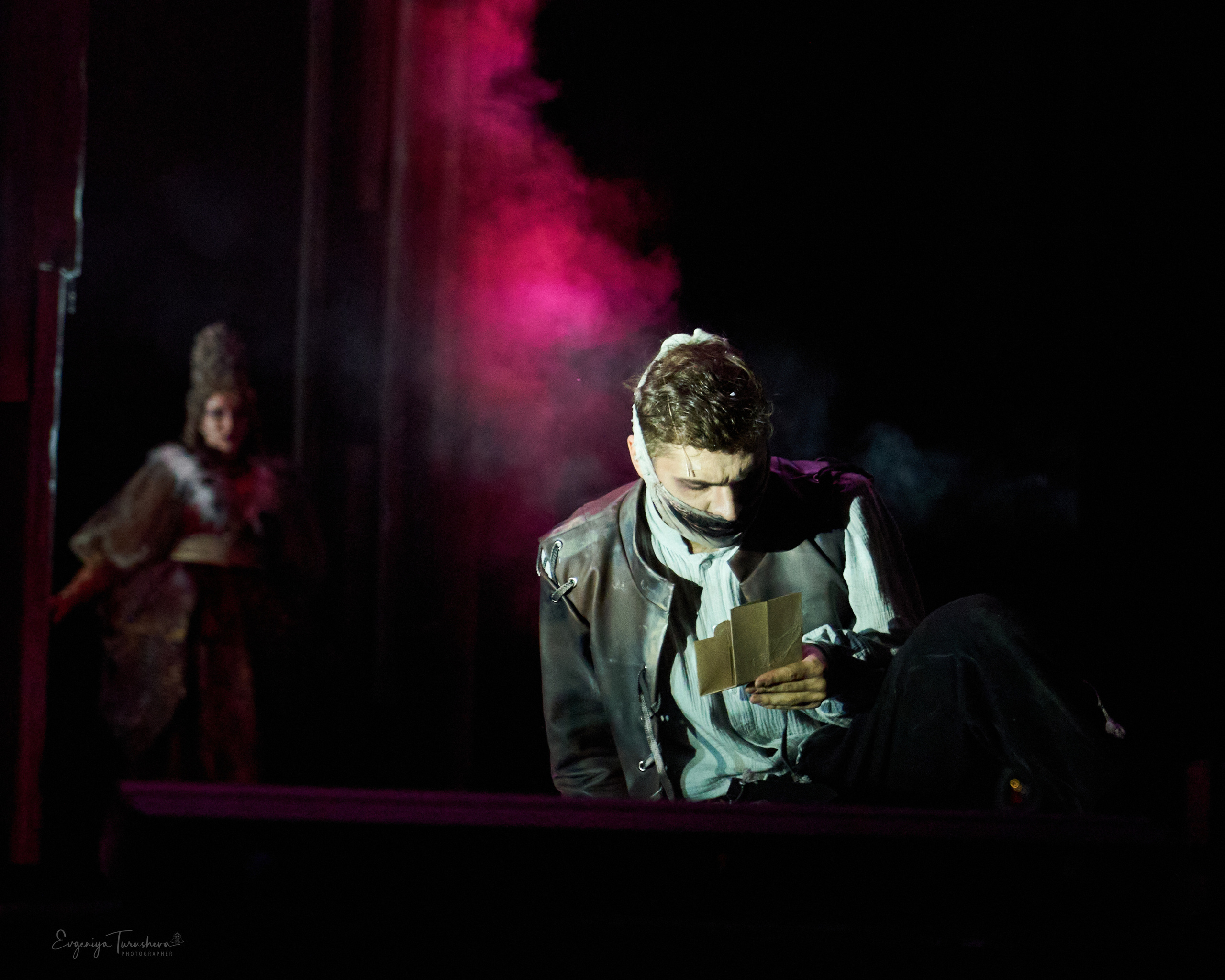 Человек, который смеется. Фотограф Евгения Турушева