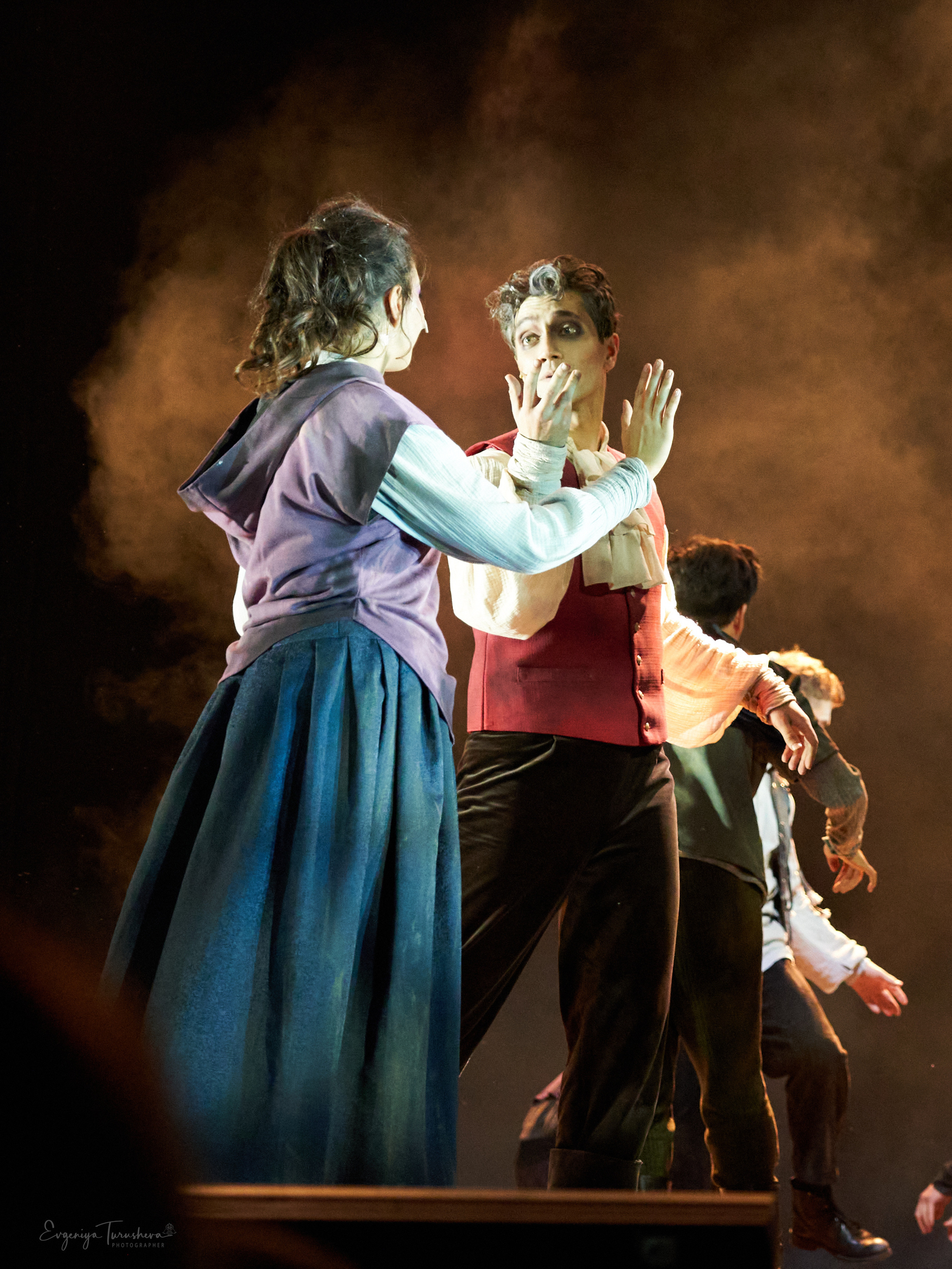 Человек, который смеется. Фотограф Евгения Турушева