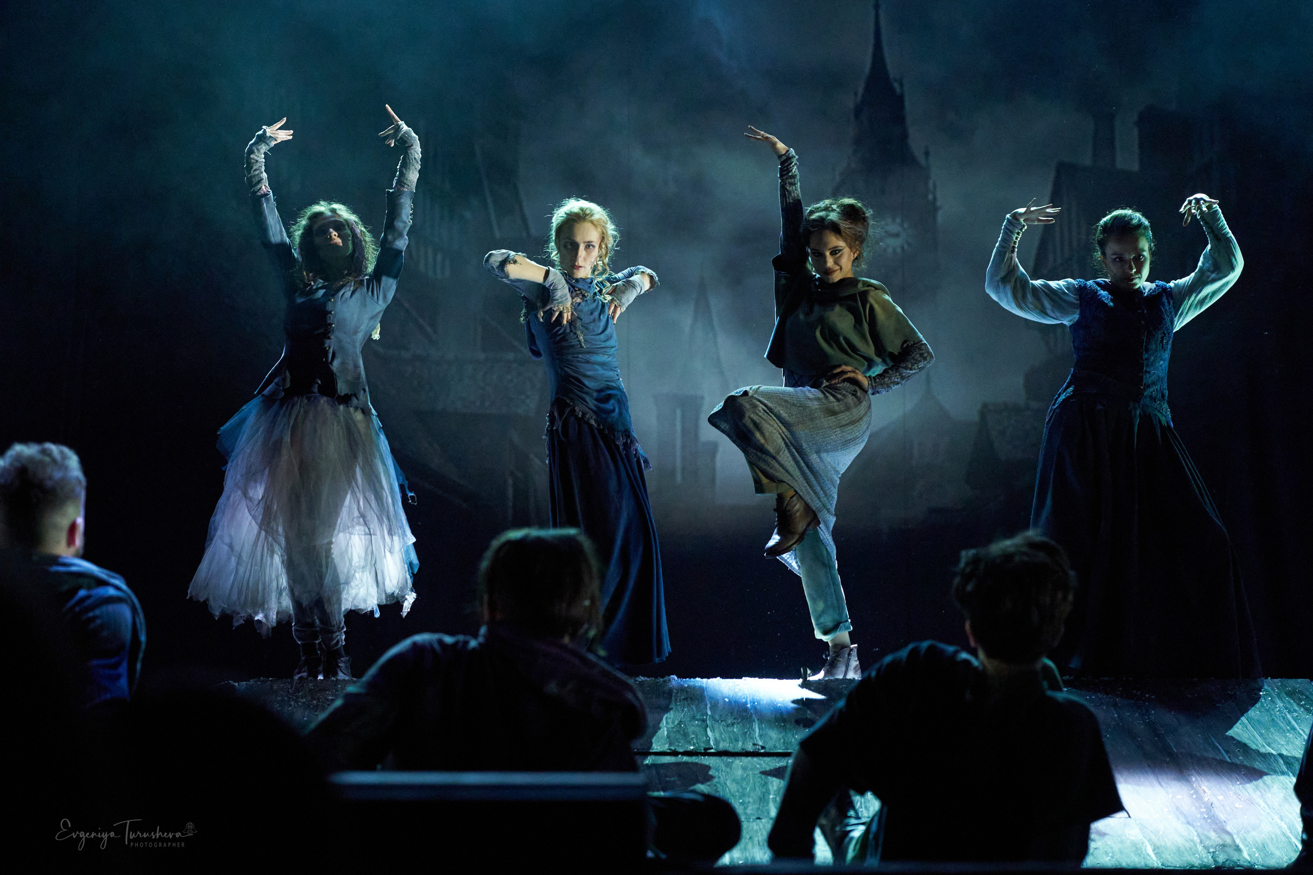 Человек, который смеется. Фотограф Евгения Турушева