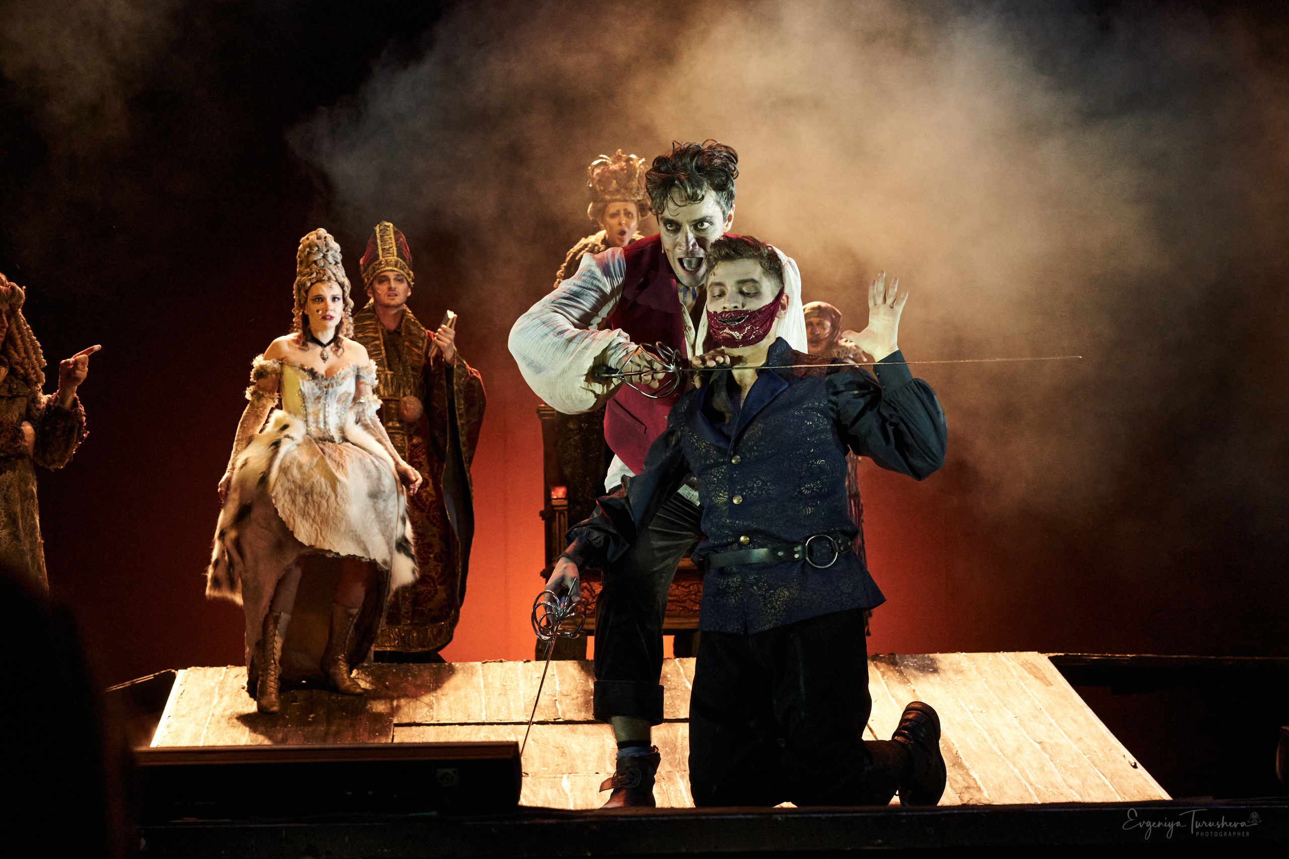 Человек, который смеется. Фотограф Евгения Турушева