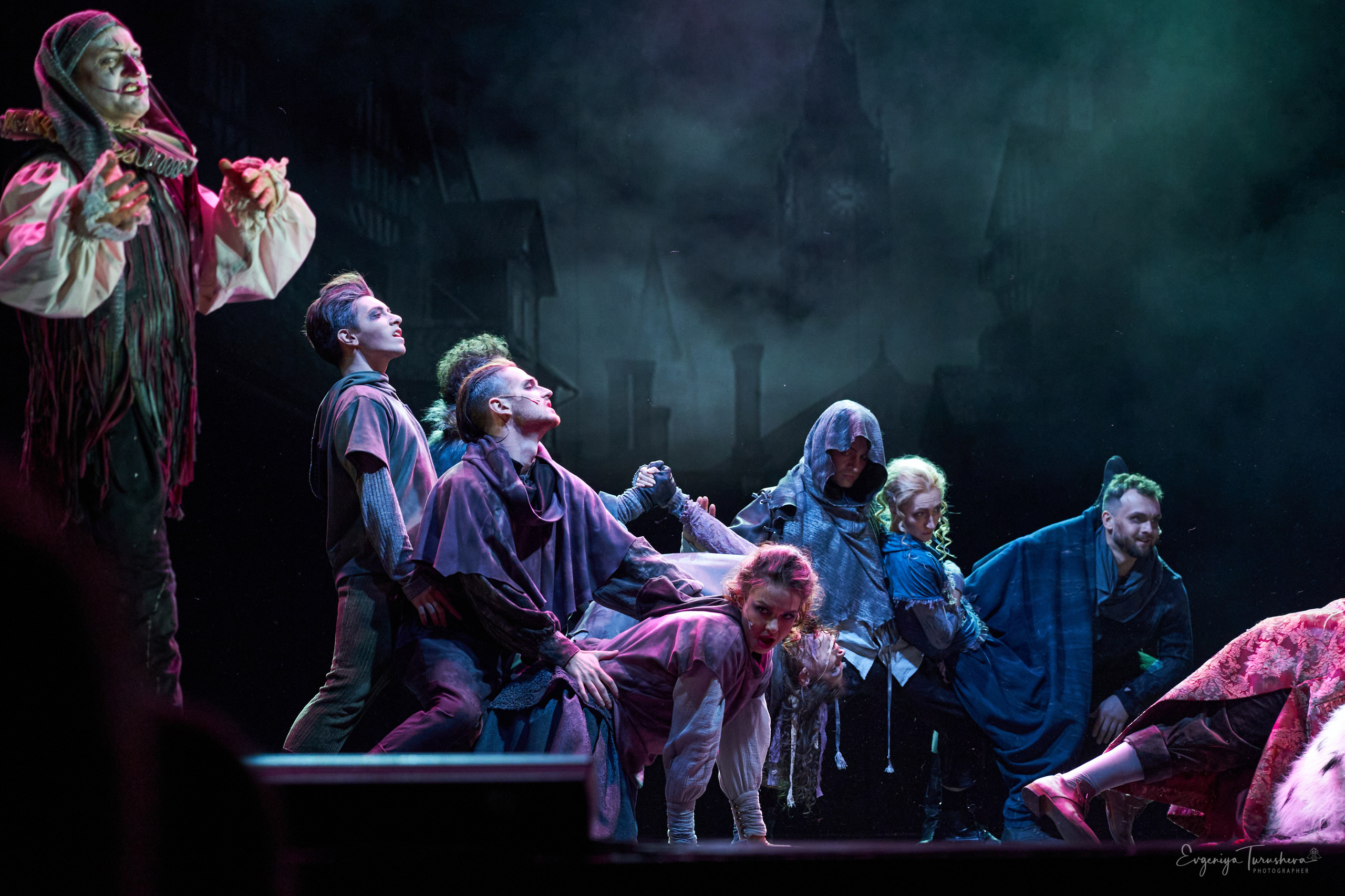 Человек, который смеется. Фотограф Евгения Турушева