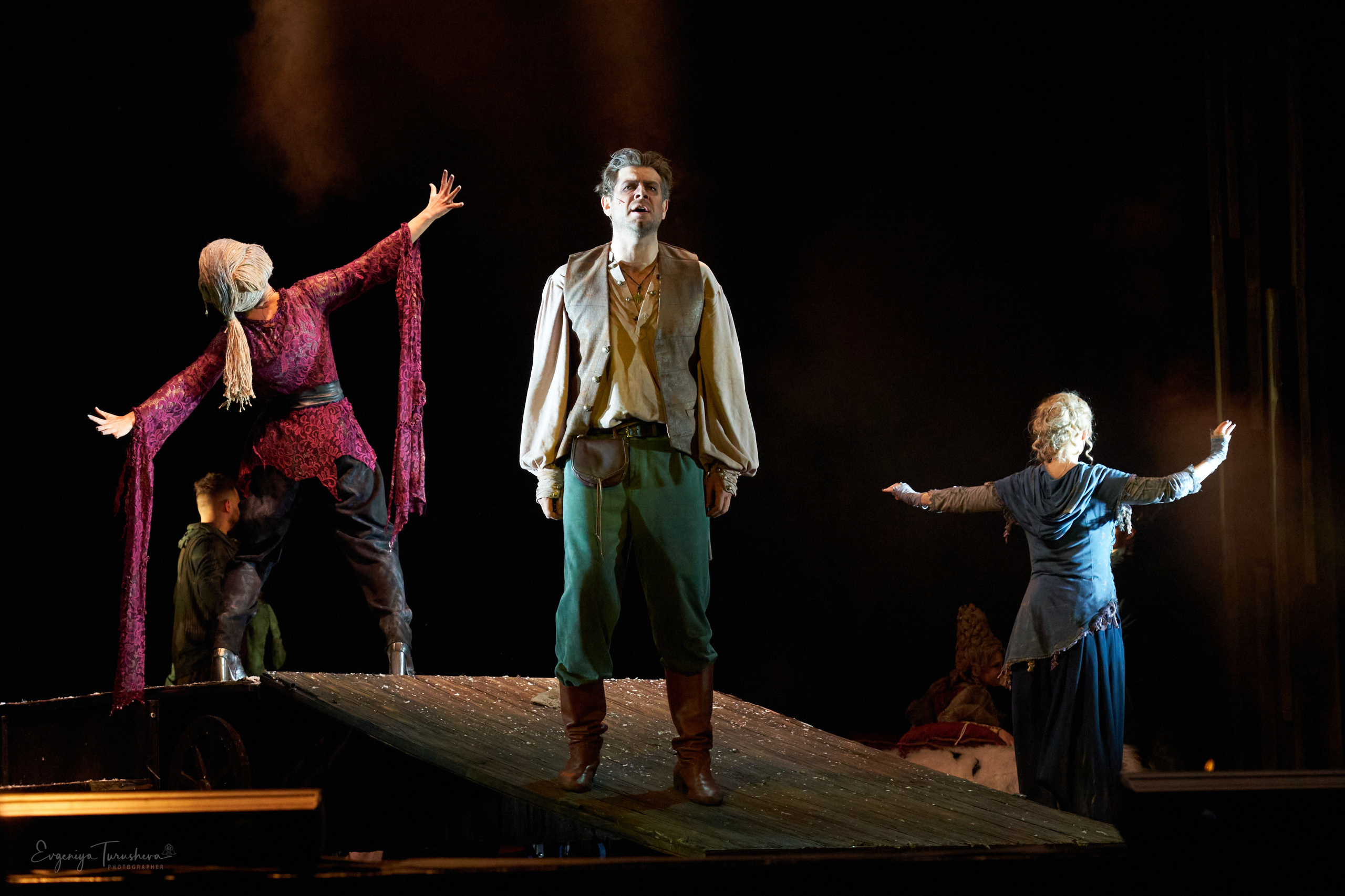 Человек, который смеется. Фотограф Евгения Турушева