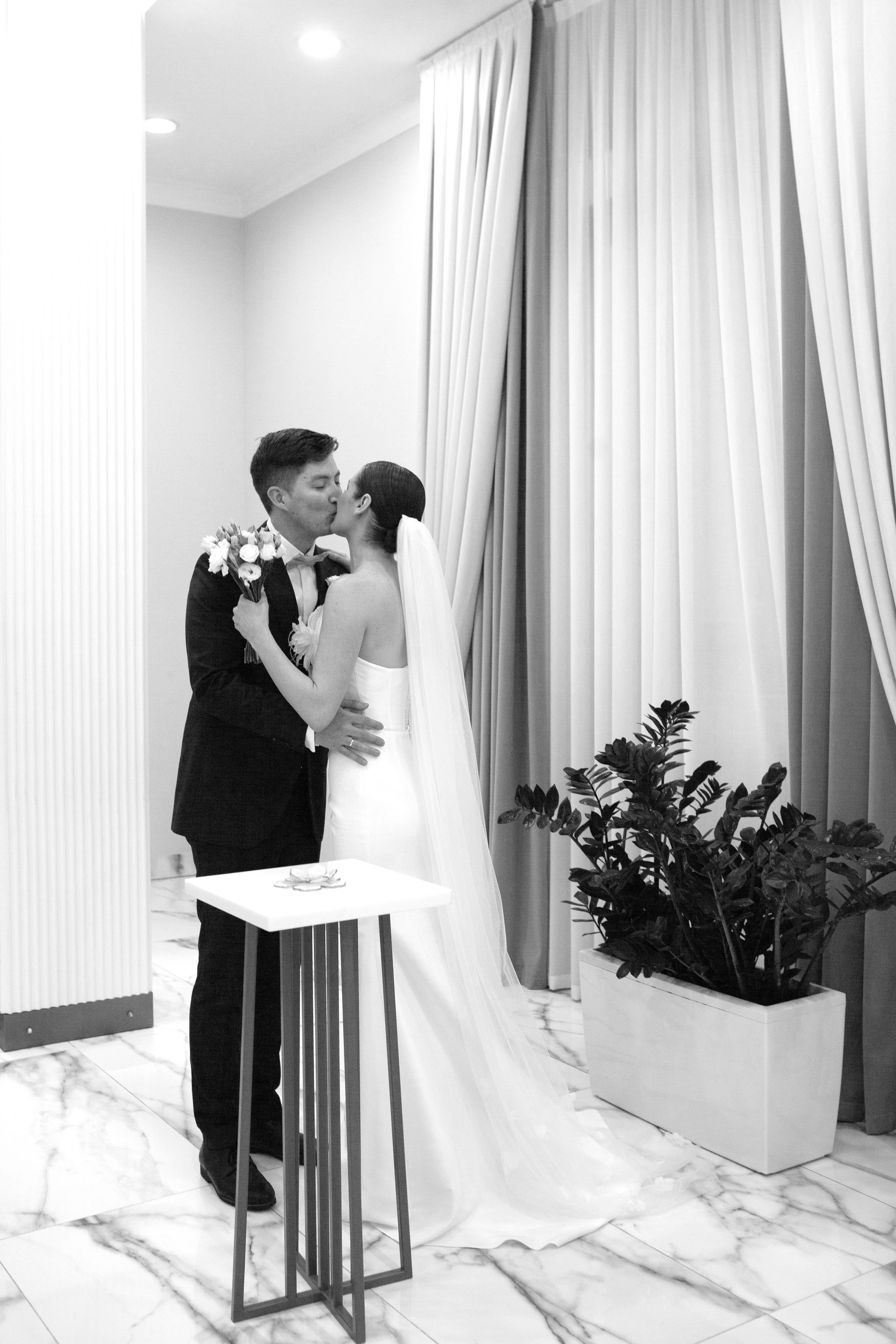 Фотосессия жениха и невесты в шипиловском загсе. Фотограф Ольга Ефремова