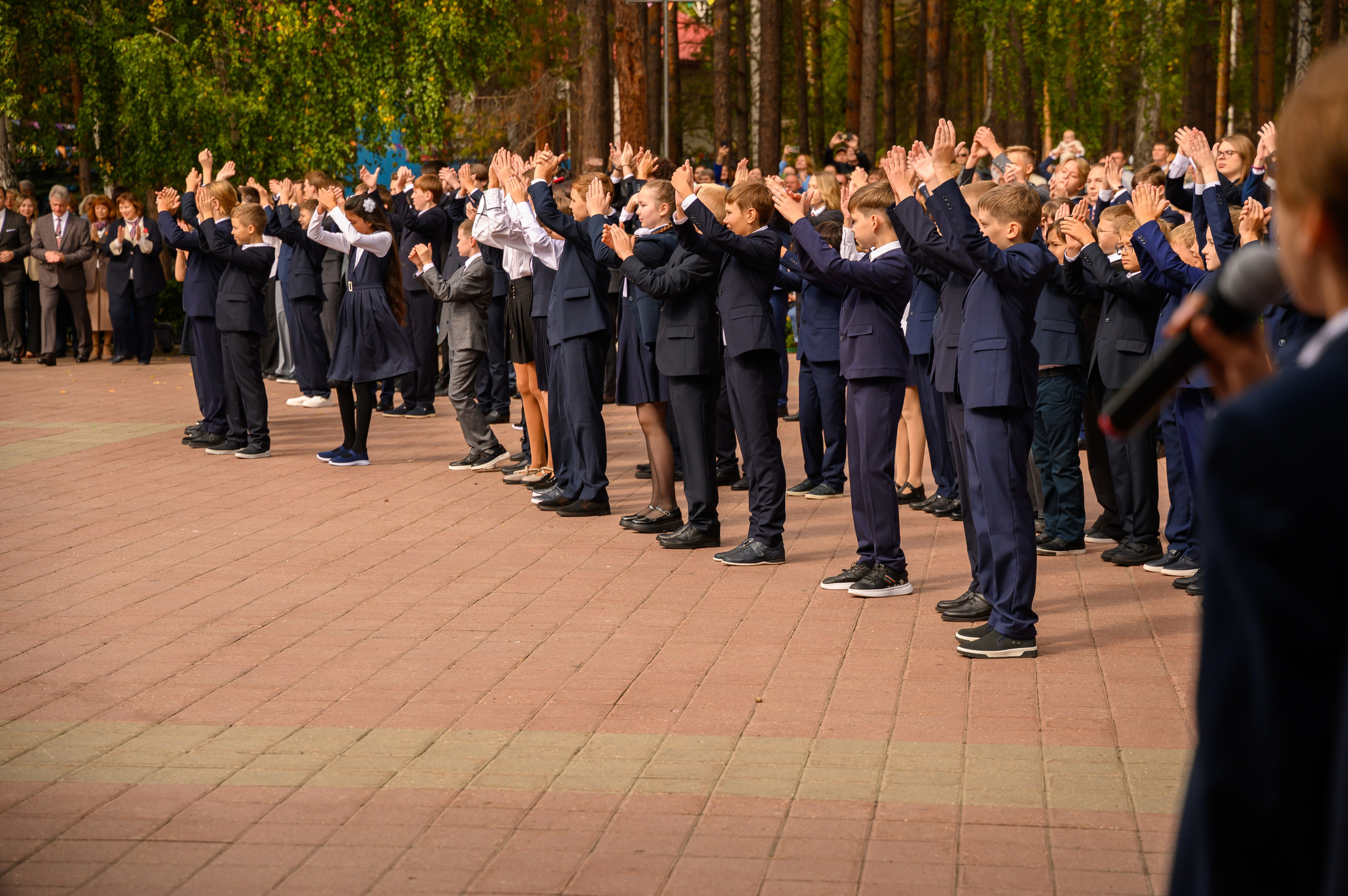 1 сентября линейка ФМШ. Фотограф новорожденных, семейный детский в Тюмени Татьяна Морозова