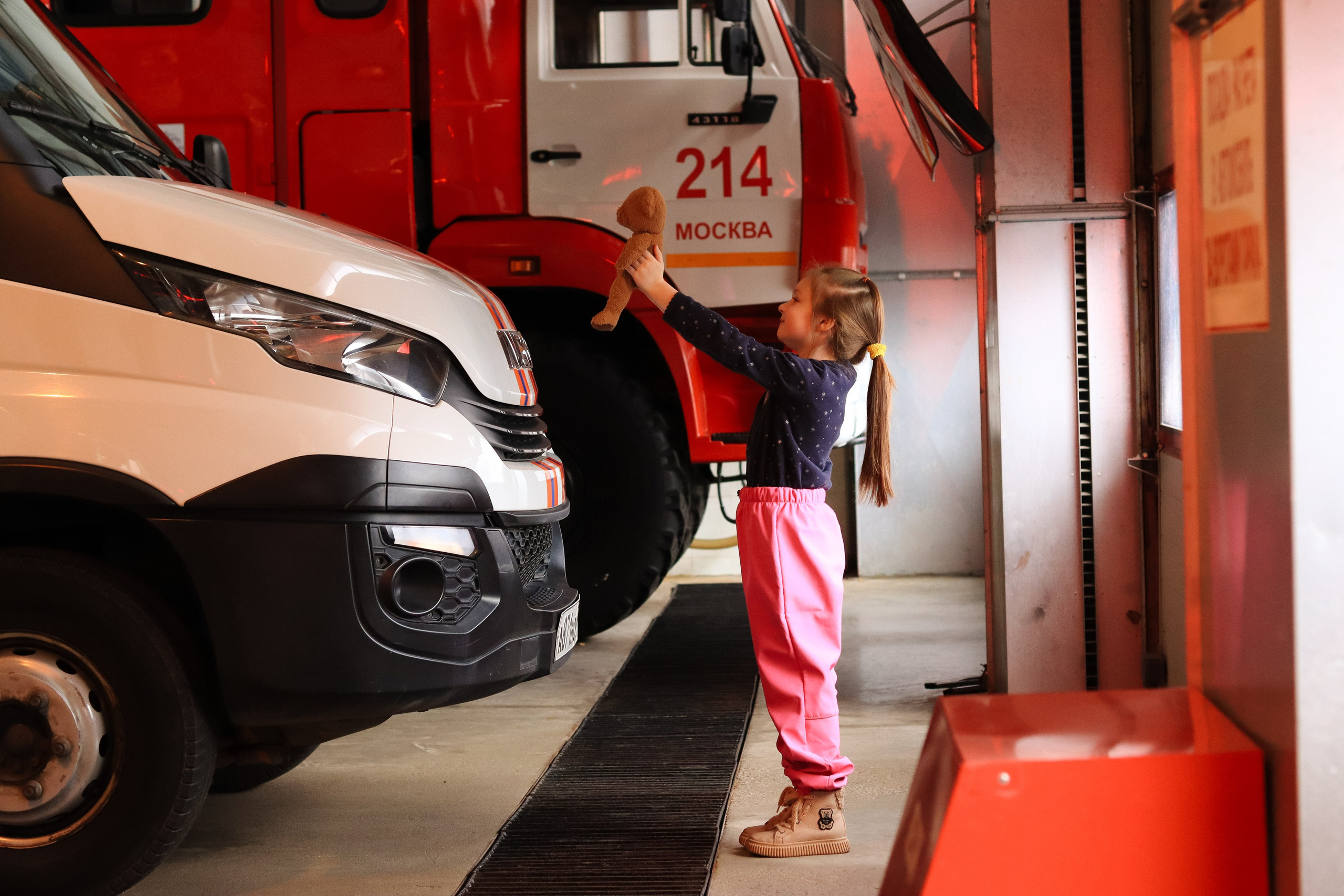 Экскурсия в пожарно-спасательный отряд № 214. Репортажный фотограф в Москве и Зеленограде Karina-vozd
