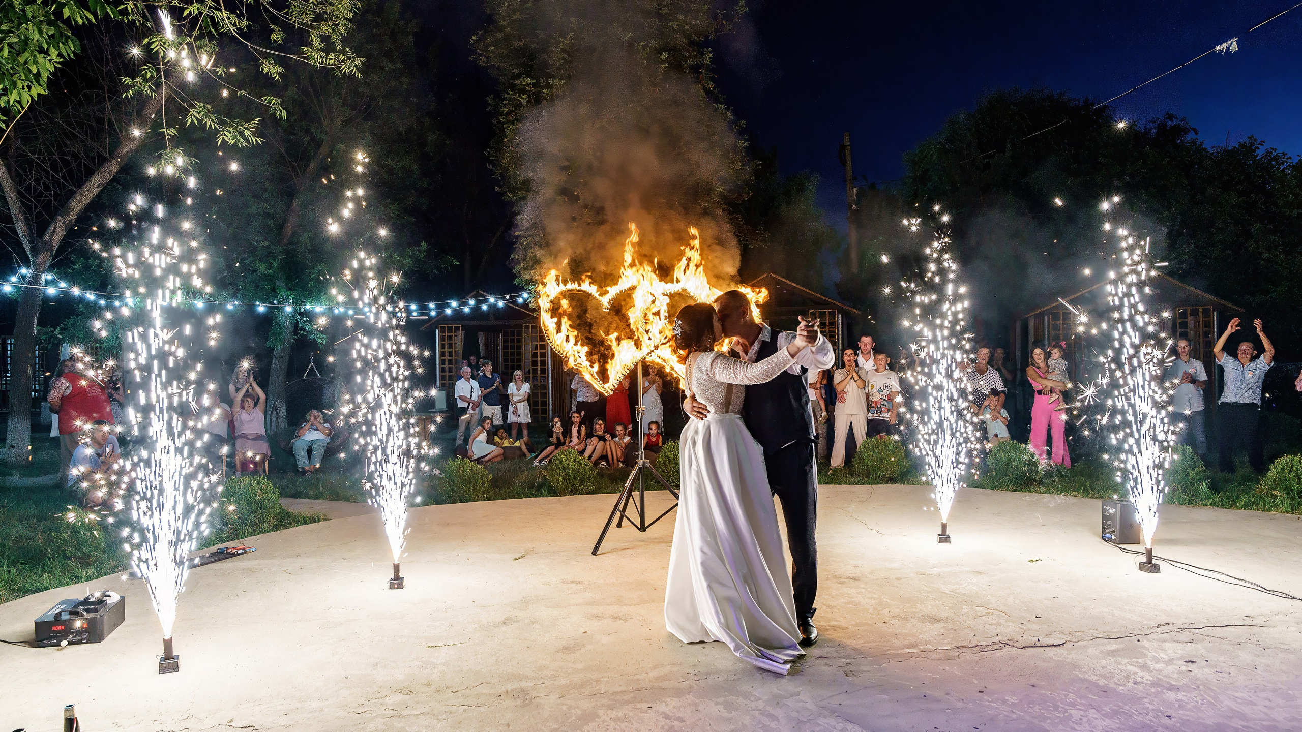 Огненное шоу. Фотограф в РФ и ЛНР Юлия Федосеева