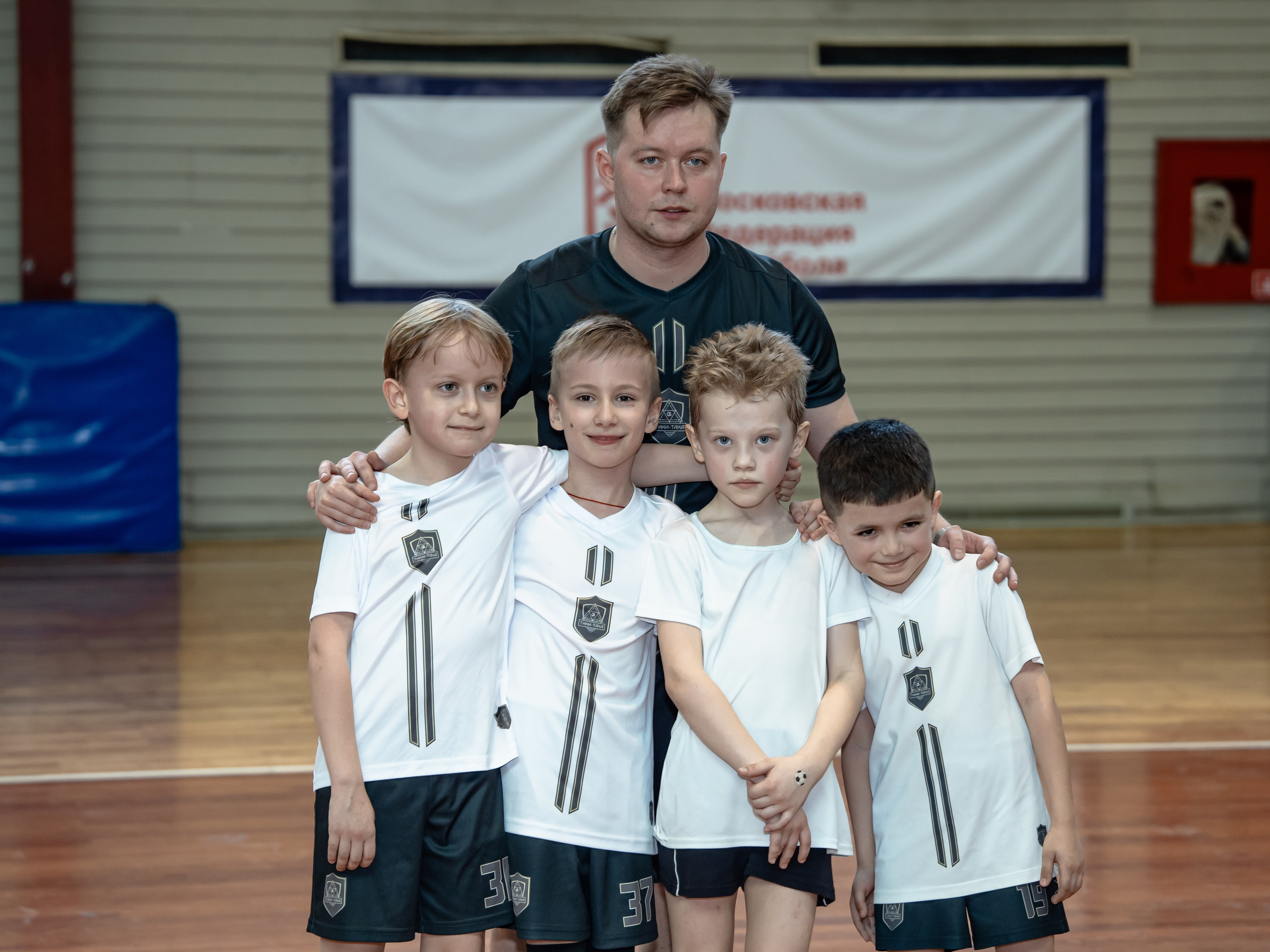 Тики-Така Противостояние 2025. Крамер Юлиана детский и семейный фотограф