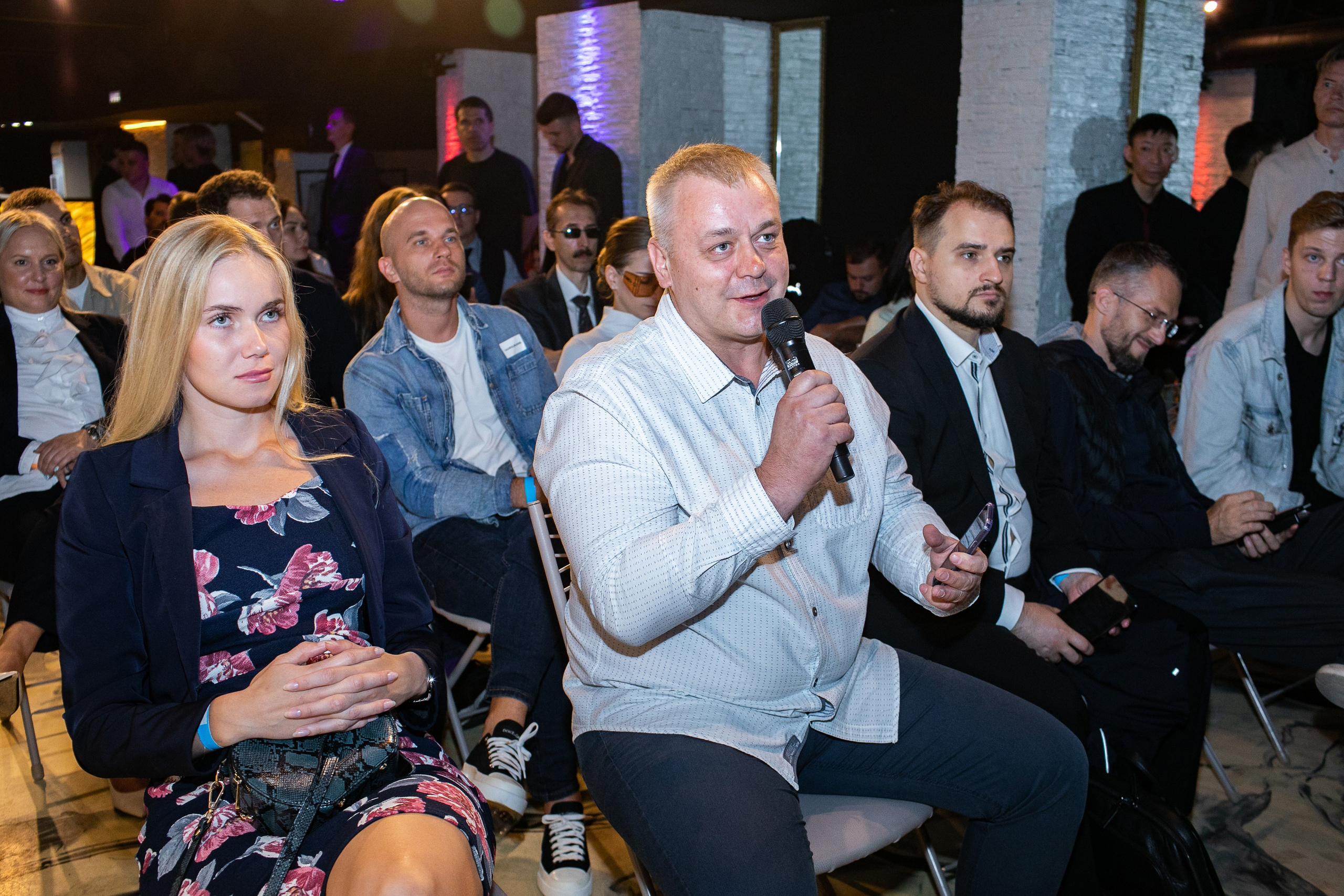 Встреча криптовалюте. Art photographer Nino