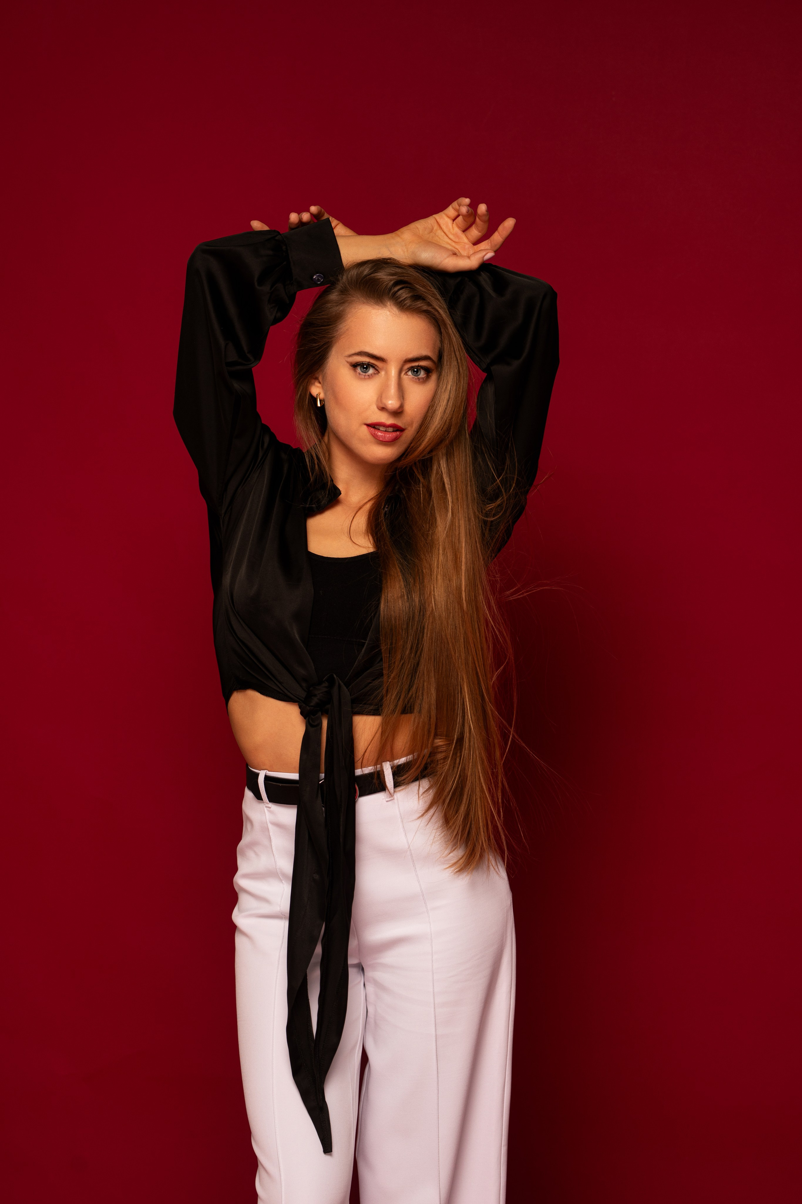 Съемка с Викторией на циклораме с импульсным светом в формате для «себя». Дмитрий Шульгин, портретный фотограф в Воронеже