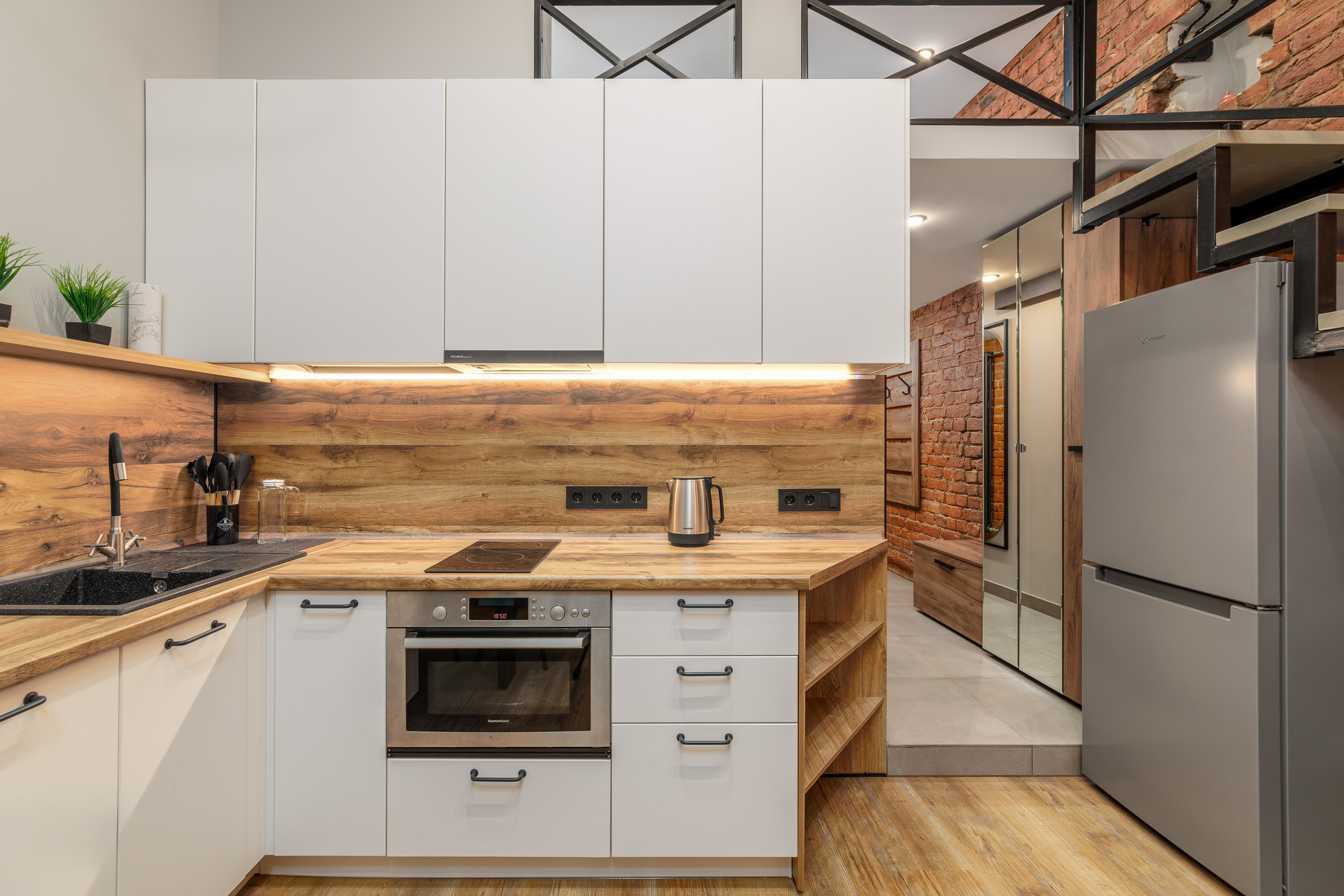 Двухэтажная студия, Коломенская ул