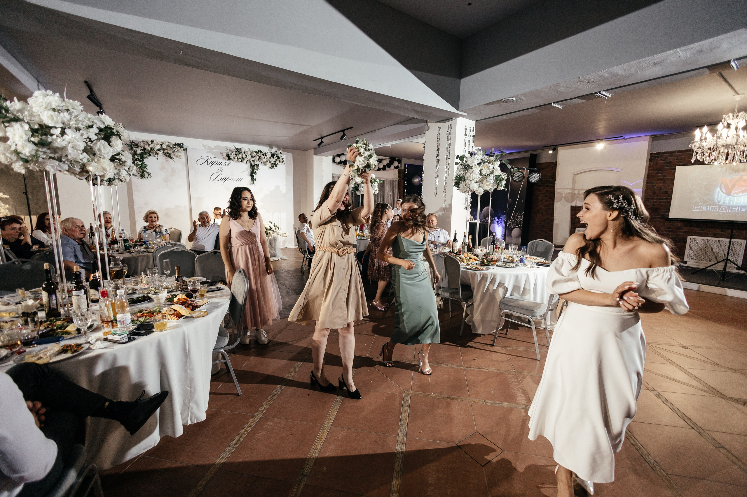 Свадебный фотограф Уфа — Руслан ГабдлисламовЖивые эмоции, красивые кадры, воспоминания на всю жизнь.Работаю по всей Республике Башкортоста. Свадебный фотограф Уфа Руслан Габдлисламов