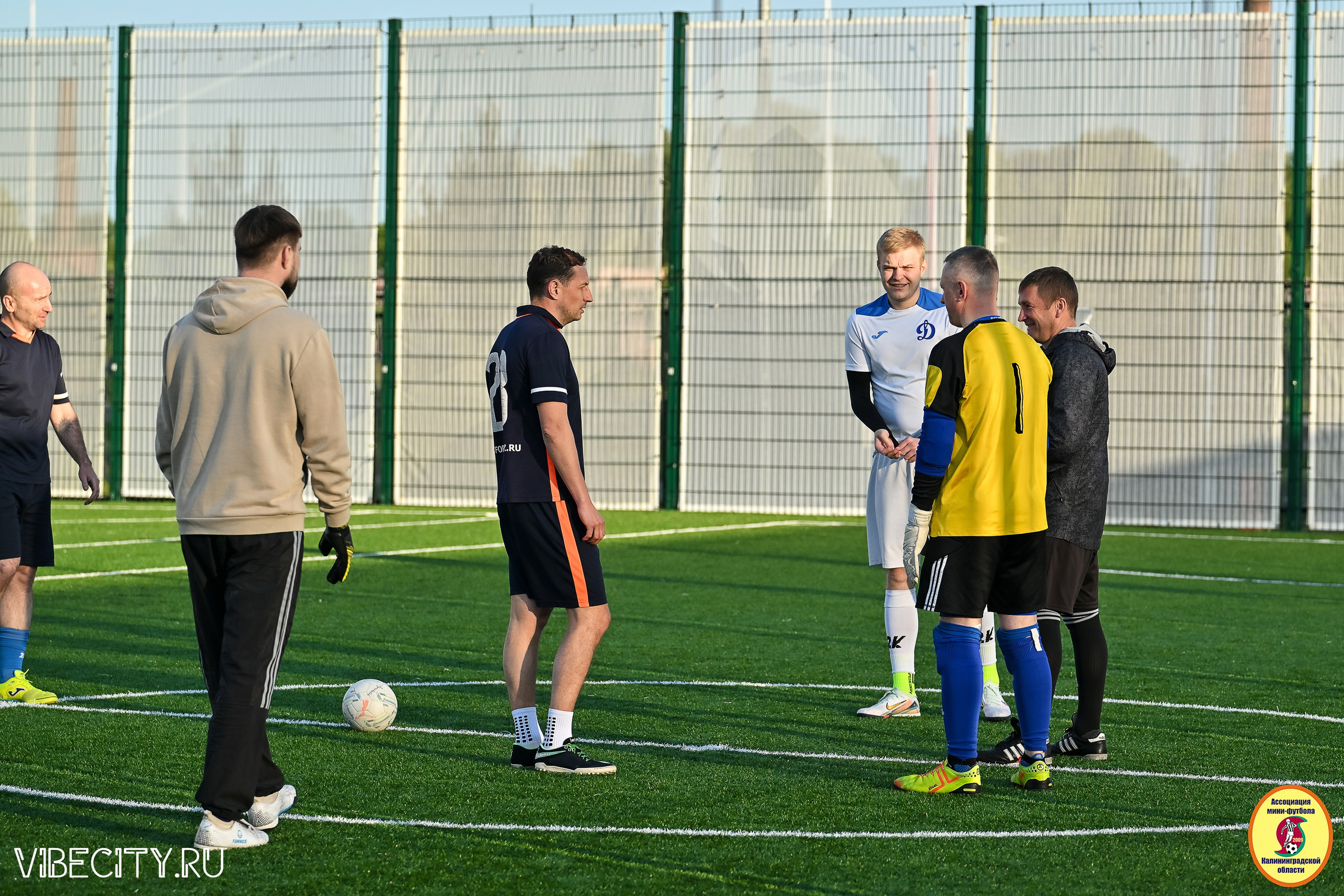 ИГРЫ МИНИ-ФУТБОЛЬНОЙ И КОРПОРАТИВНОЙ ЛИГИ. VIBECITY.RU Вайб Сити Ру Фоторепортажи Фотоотчеты Калининград