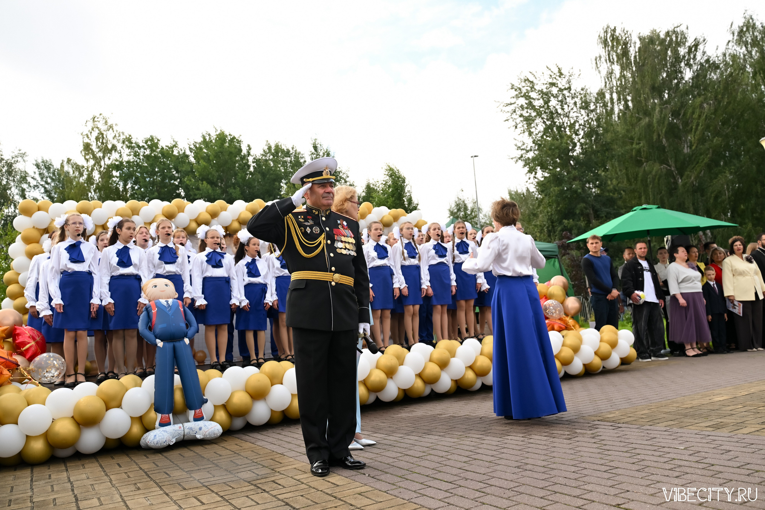 Балтийцы в школе № 57: линейка. VIBECITY.RU Вайб Сити Ру Фоторепортажи Фотоотчеты Калининград