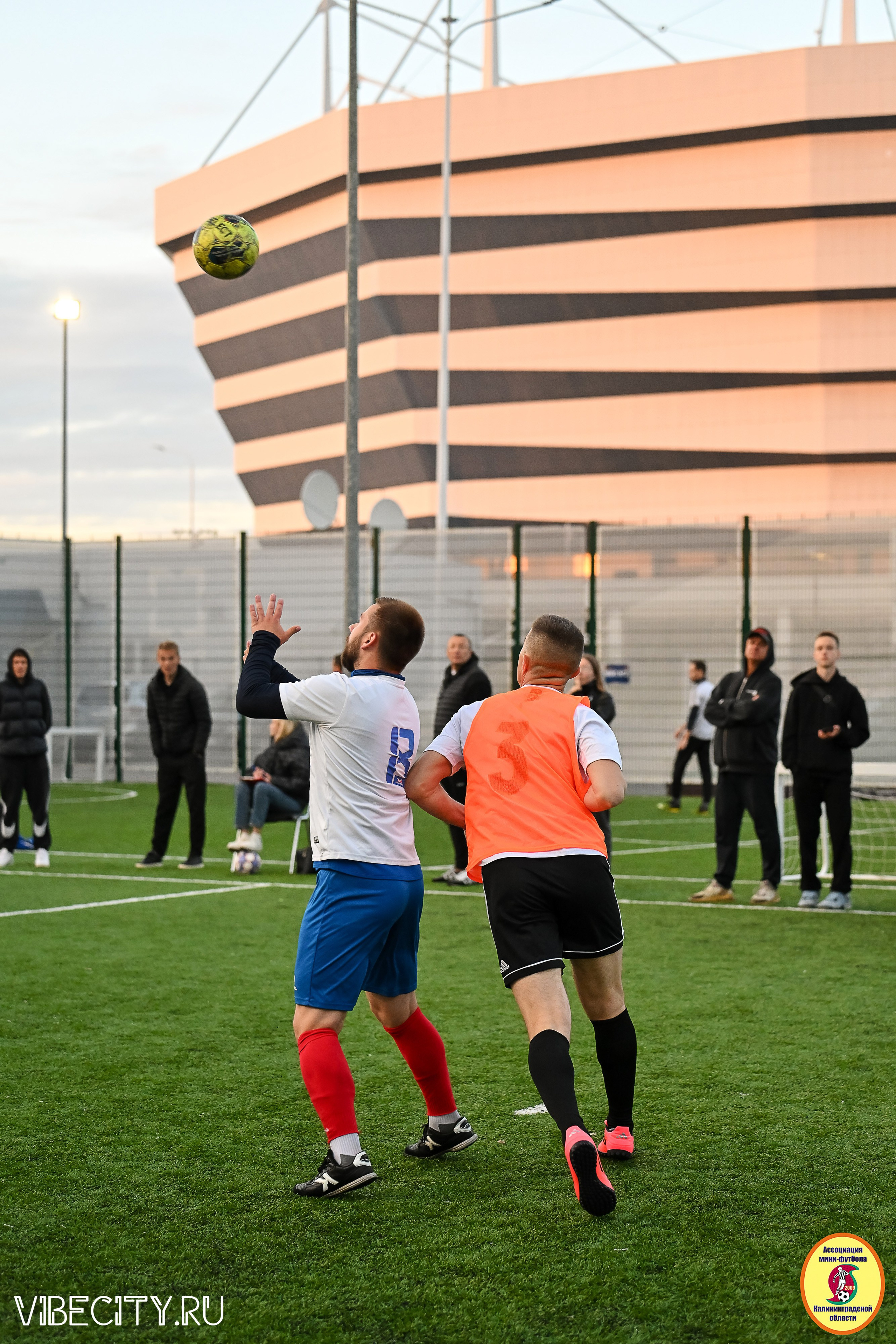 ИГРЫ МИНИ-ФУТБОЛЬНОЙ И КОРПОРАТИВНОЙ ЛИГИ. VIBECITY.RU Вайб Сити Ру Фоторепортажи Фотоотчеты Калининград