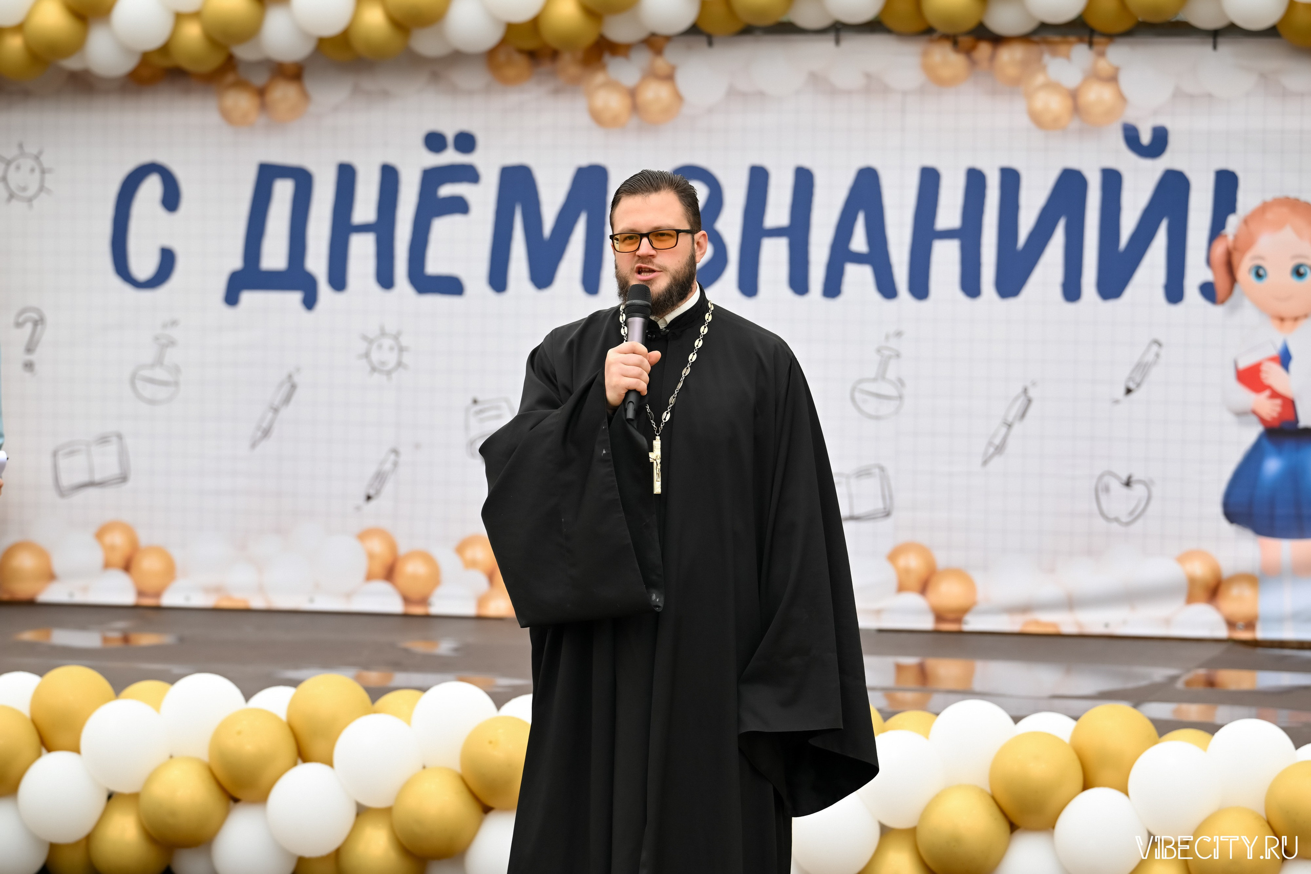 Балтийцы в школе № 57: линейка. VIBECITY.RU Вайб Сити Ру Фоторепортажи Фотоотчеты Калининград