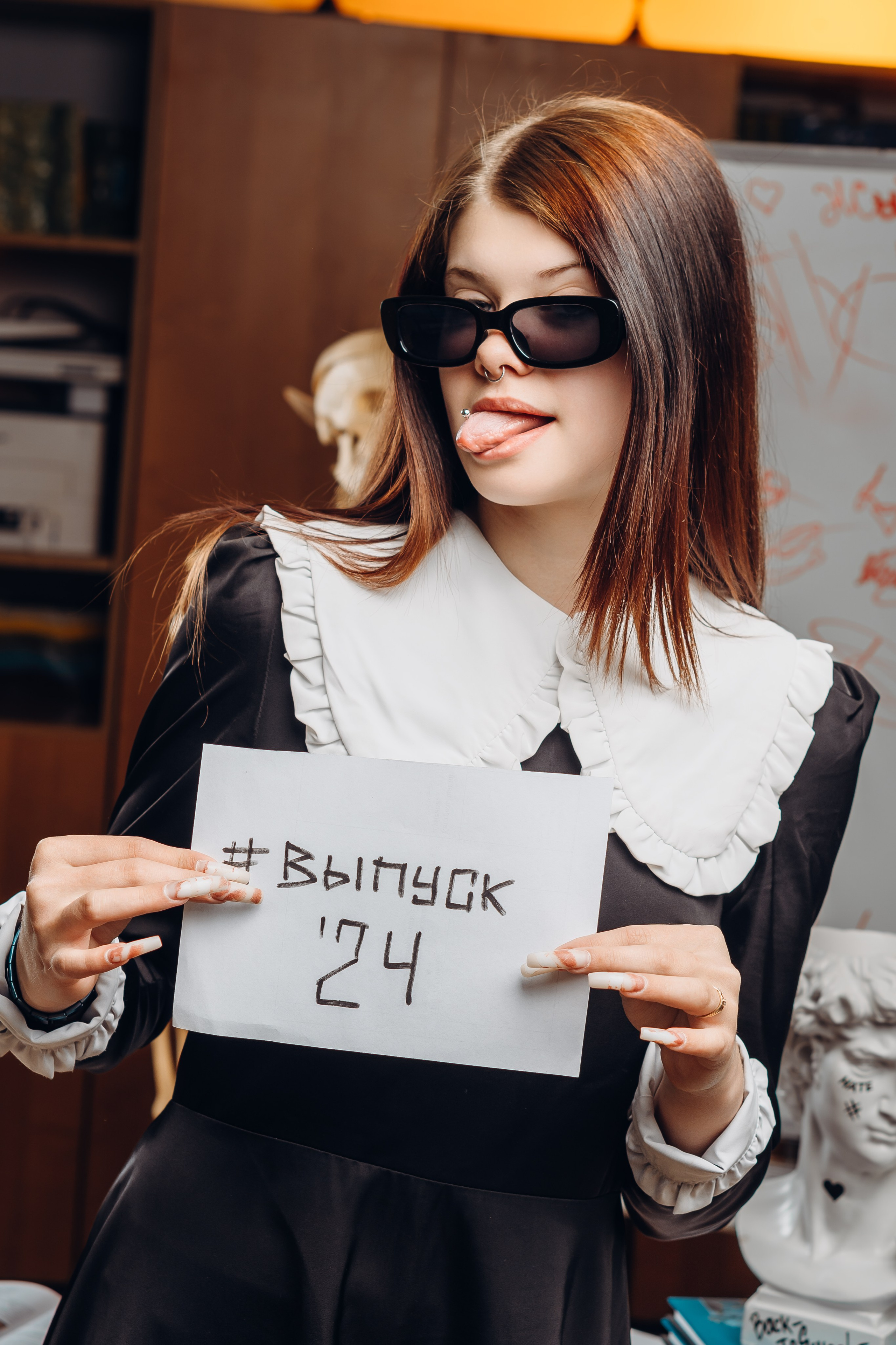 Рушим шаблоны о школьной фотографии!Мелбук. - это современный подход к созданию ярких и современных выпускных альбомов в Хабаровске и Хабаровском крае!Работаем по всему Дальнему Востоку!Наша творческая студия проводит красивые, смешные и классные фотосессии, которые подойдут для мальчиков и девочек,которые учаться в 4, 9, 11 классах.Наши макеты содержат цитаты, фото, фразы, прикольные росписи, которые мы размещаем в дипломе выпускника.Заказать выпускную книгу в городе Хабаровск, настолько же важно, как выпускная песня и выпускная лента на торжественный праздник.Дизайнер наших книг живет в СПБ, а ваши альбомы печатаются в Москве.Посмотрите наши работы на сайте, которые изготовил наш фотограф на Дальнем Востоке в 2024 - 2025 году.На нашем сайте размещены шаблоны, информация, цена и трудовой договор.