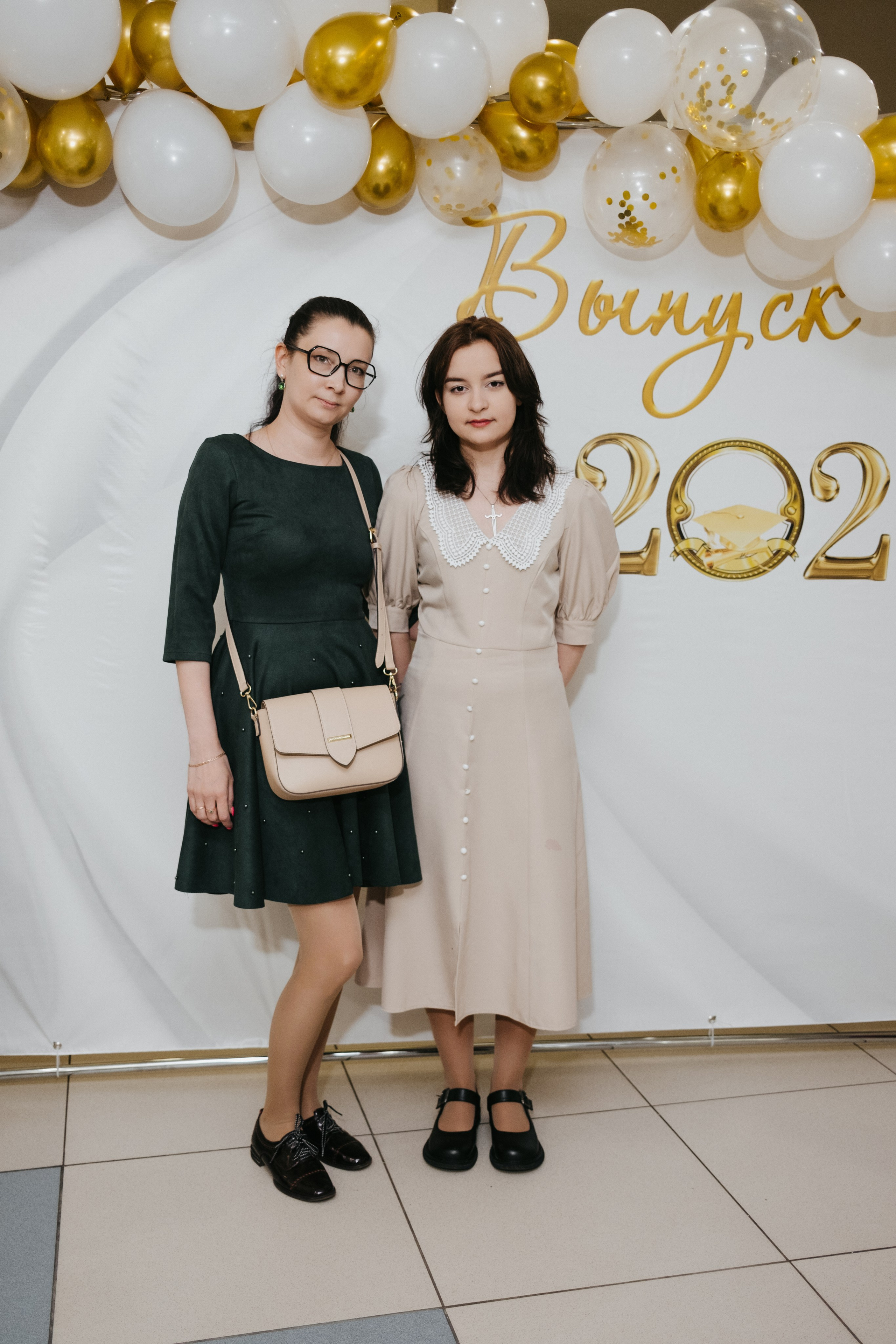 Выпускной 11 класс школы № 30. Свадебный и репортажной фотограф Денис Ожигин в Краснодаре и Краснодарском крае