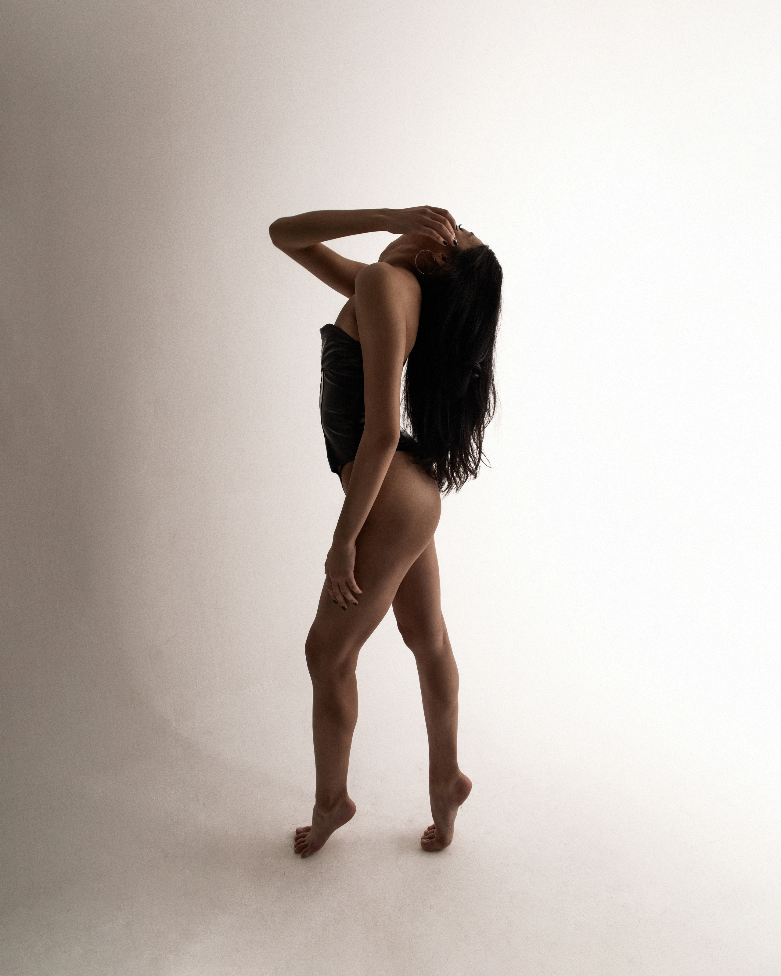 Дана (впервые фотографируется в белье)