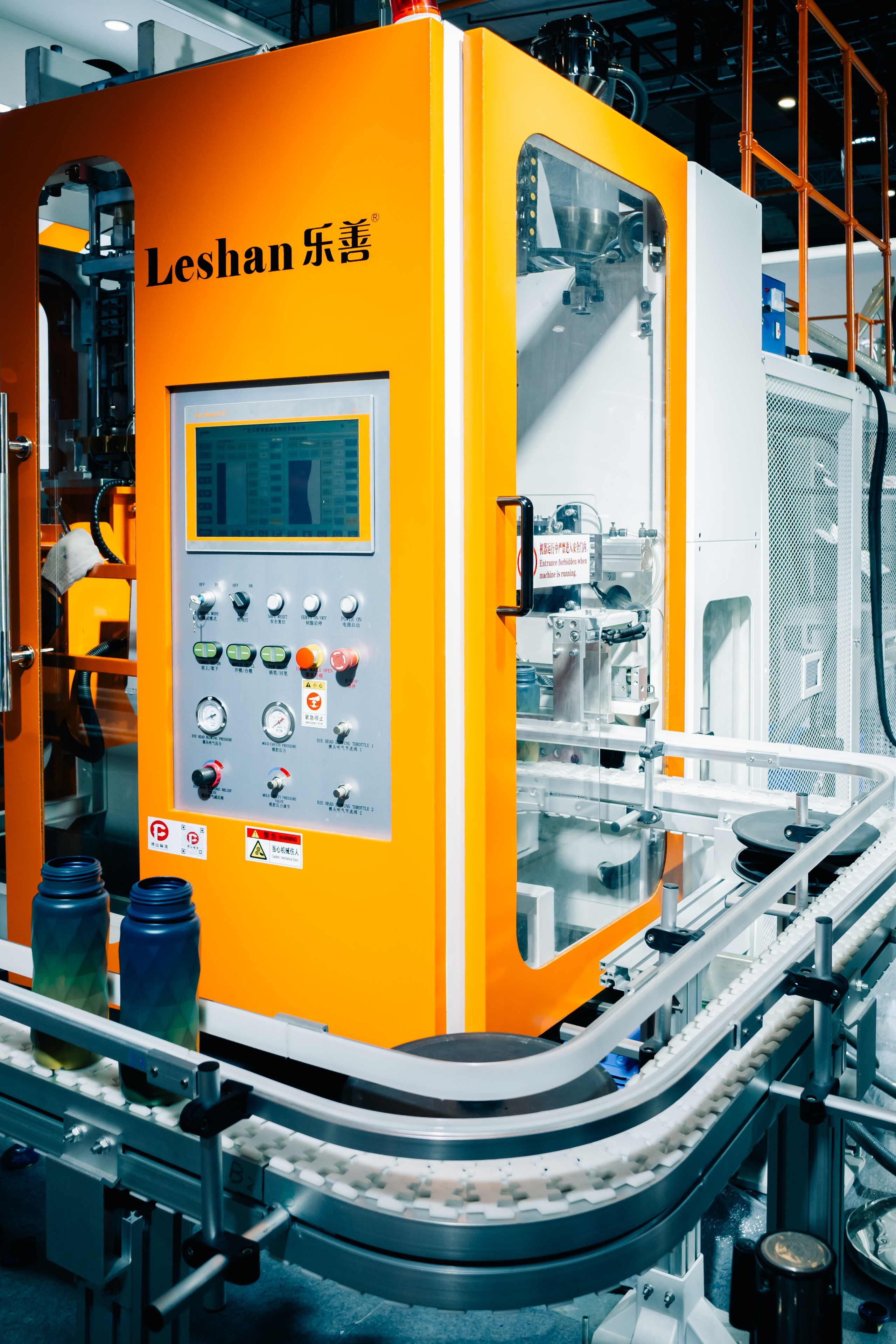 Фото и видеосъемка на выставке CHINAPLAS в Шанхае | Компания VZLP | Фотограф в Шанхае