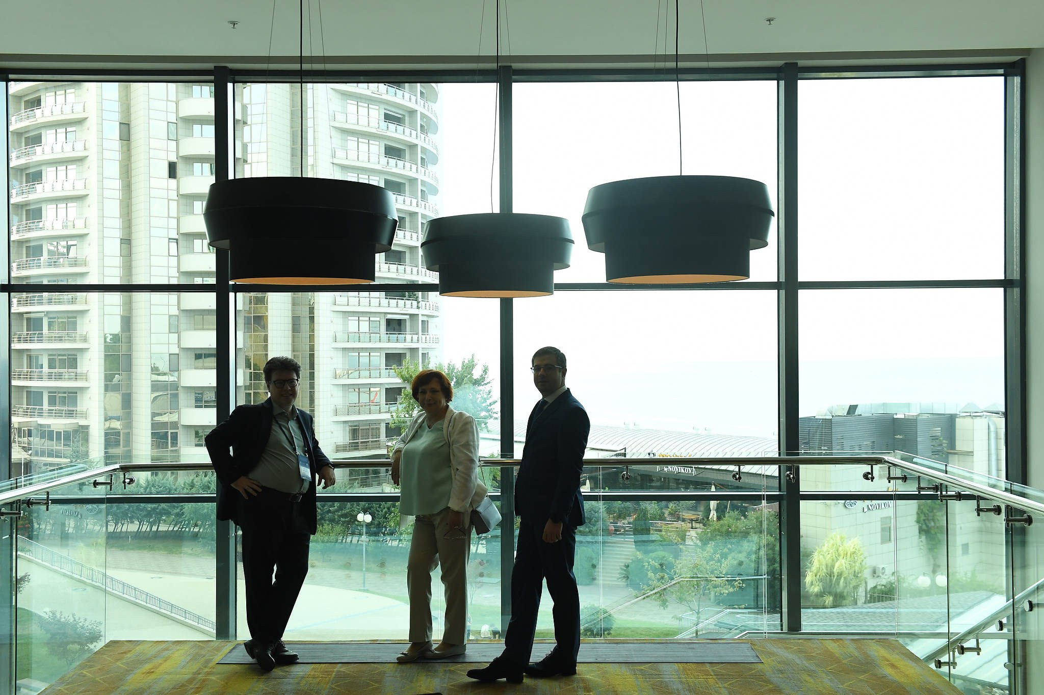 Участники Банковского форума в городе Сочи ожидают делового обеда. Съемка для Промсвязьбанка в 2023 году.