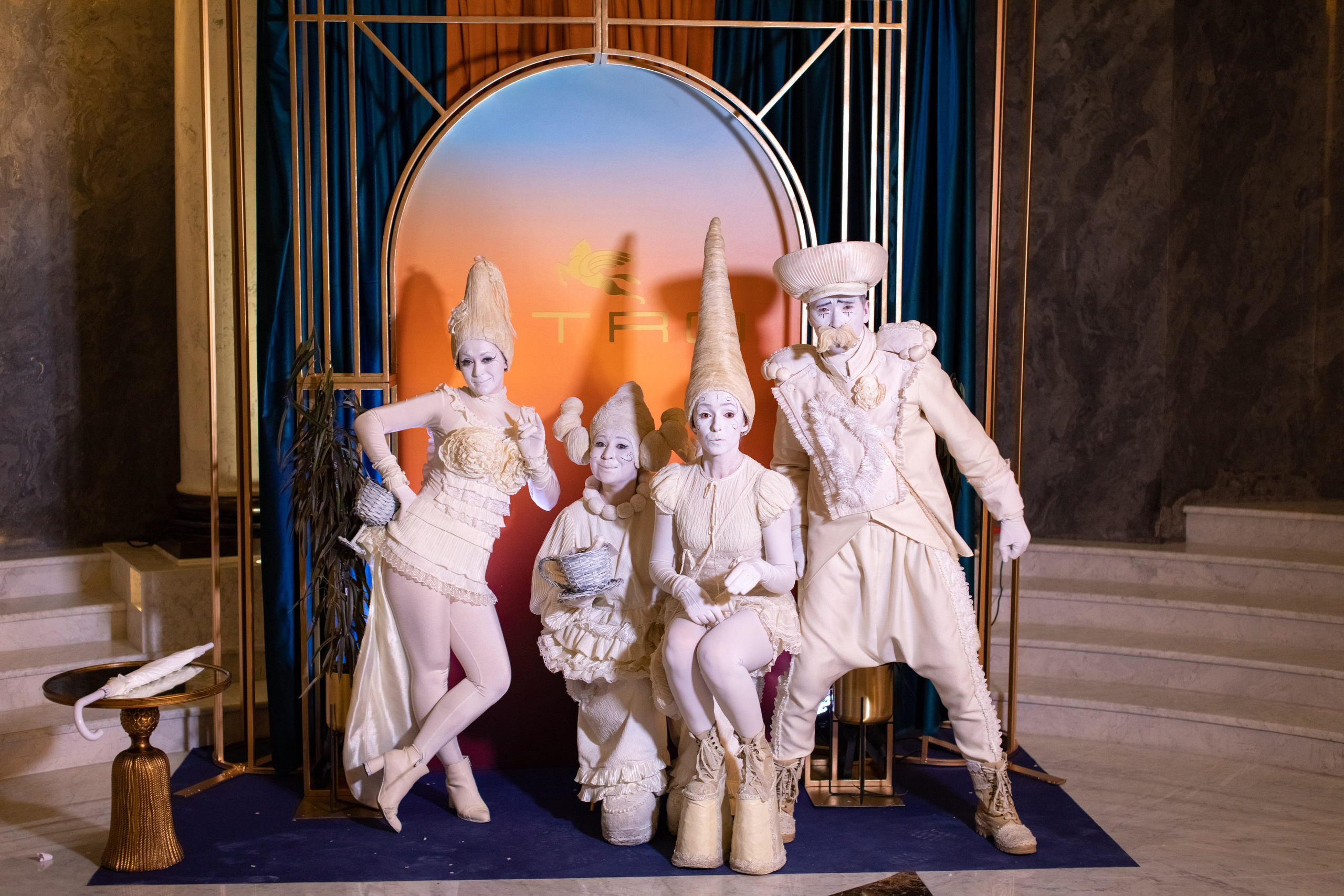 Safilo Group — Buying days in St. Petersburg. Двойняшки-фотографы Анна и Анастасия в Санкт-Петербурге