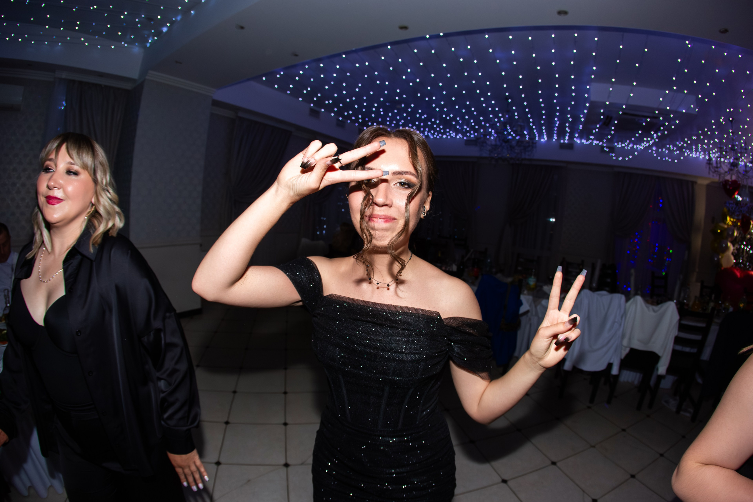 ВЫПУСКНОЙ ВЕЧЕР 2025 4 ШКОЛА. Профессиональный фотограф в Мценске и Орловской области