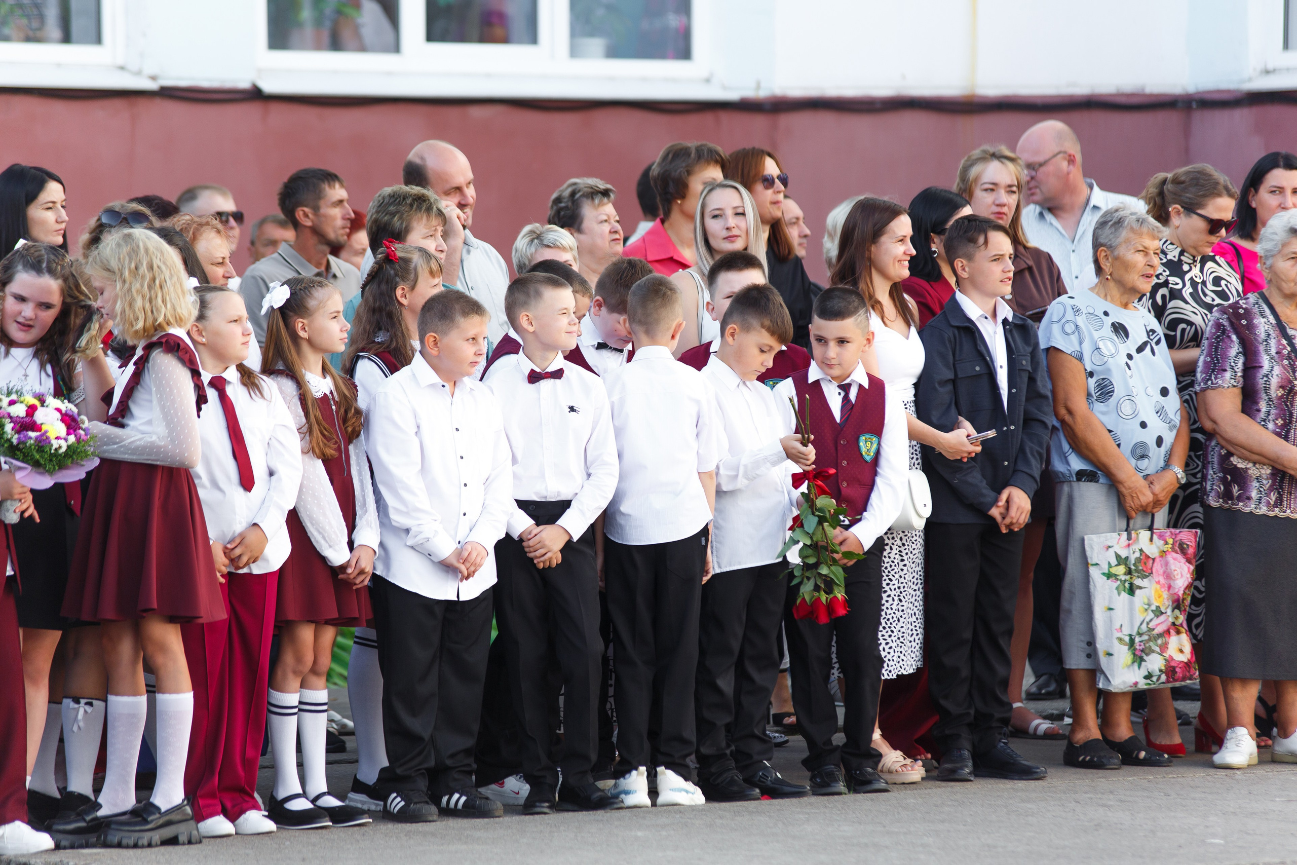 01 СЕНТЯБРЯ 2024 (МБОУ г. Мценска «Средняя школа № 9»). Профессиональный фотограф в Мценске и Орловской области