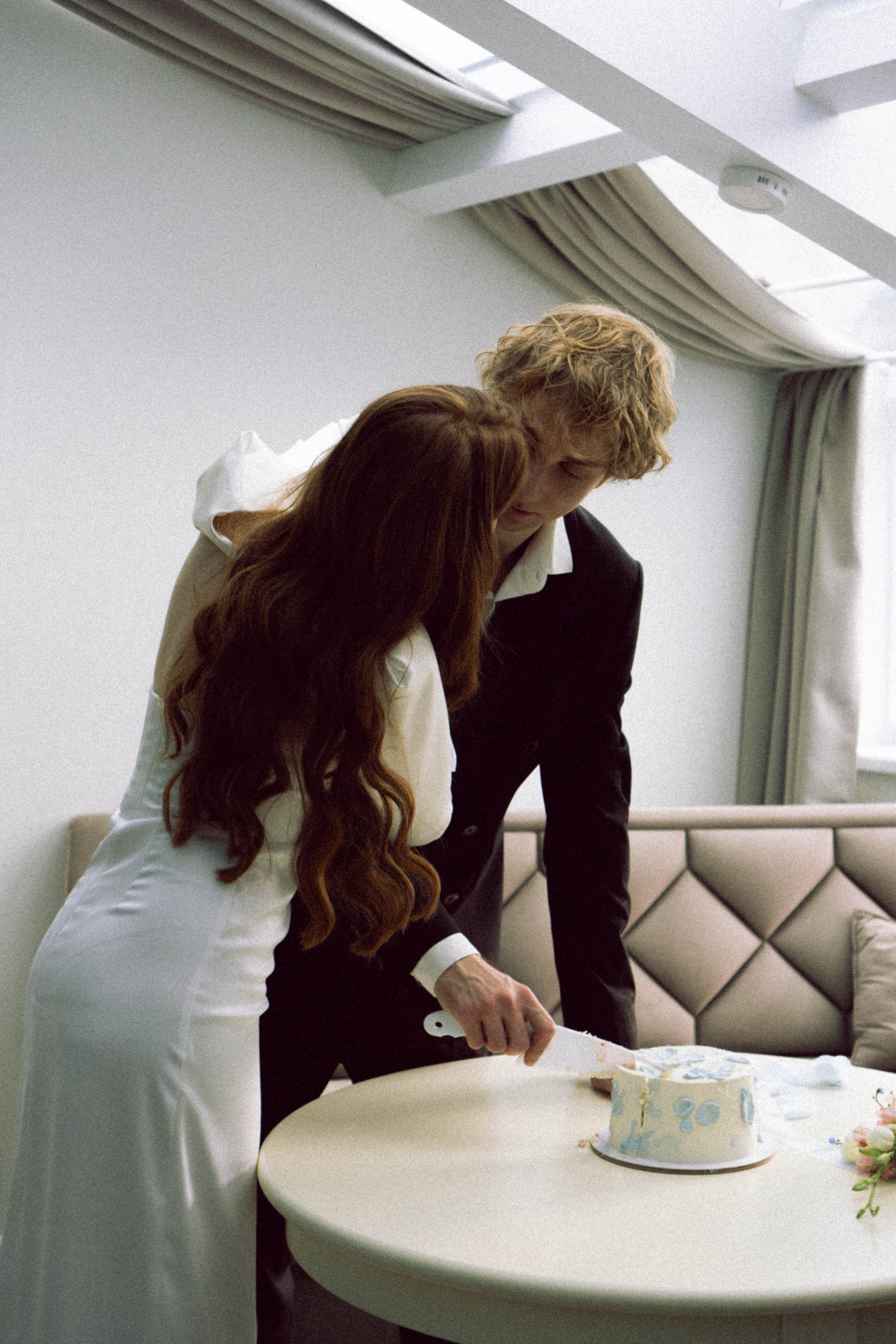 СВАДЕБНАЯ СЬЕМКА В ОТЕЛЕ. СБОРЫ ЖЕНИХА И НЕВЕСТЫ И ТАКЖЕ ТОР И ПОДГОТОВКА К ПРОГУЛКЕ. Профессиональный фотограф, Санкт-Петербург — Виктория Богомолова