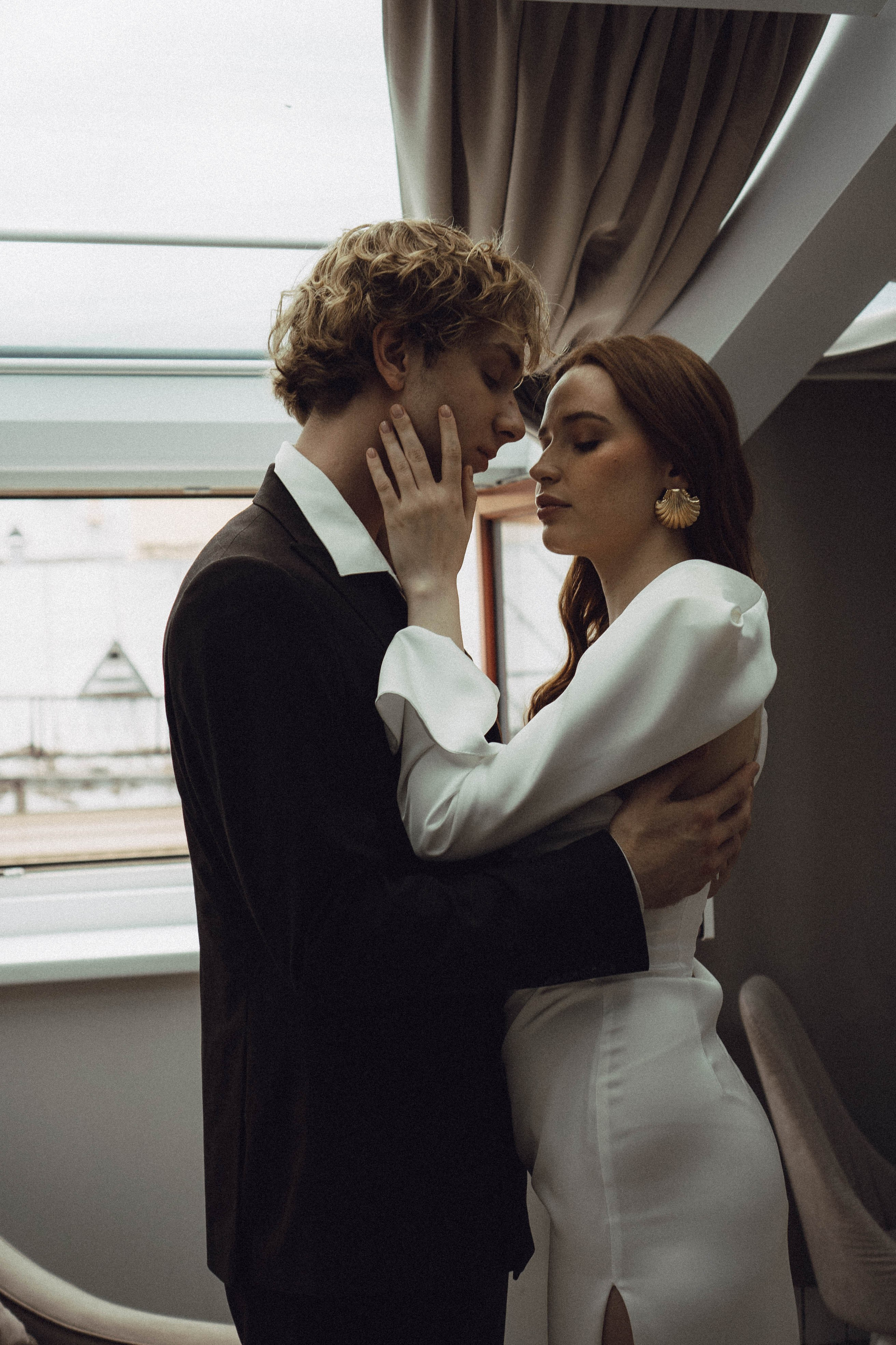 СВАДЕБНАЯ СЬЕМКА В ОТЕЛЕ. СБОРЫ ЖЕНИХА И НЕВЕСТЫ И ТАКЖЕ ТОР И ПОДГОТОВКА К ПРОГУЛКЕ. Профессиональный фотограф, Санкт-Петербург — Виктория Богомолова