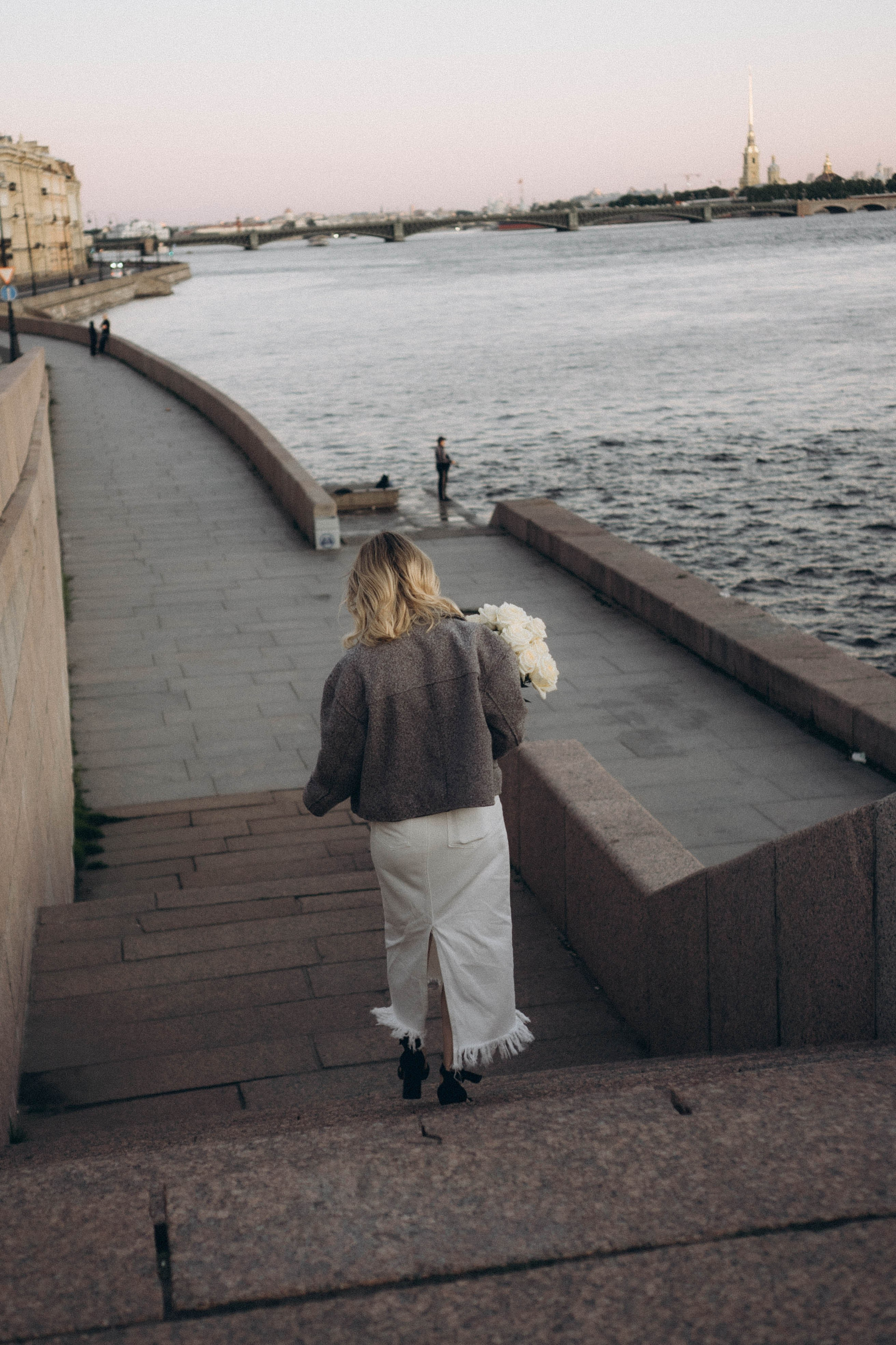 ПРОГУЛКА ПО ГОРОДУ В БЕЛЫЕ НОЧИ (другой вариант). Профессиональный фотограф, Санкт-Петербург — Виктория Богомолова