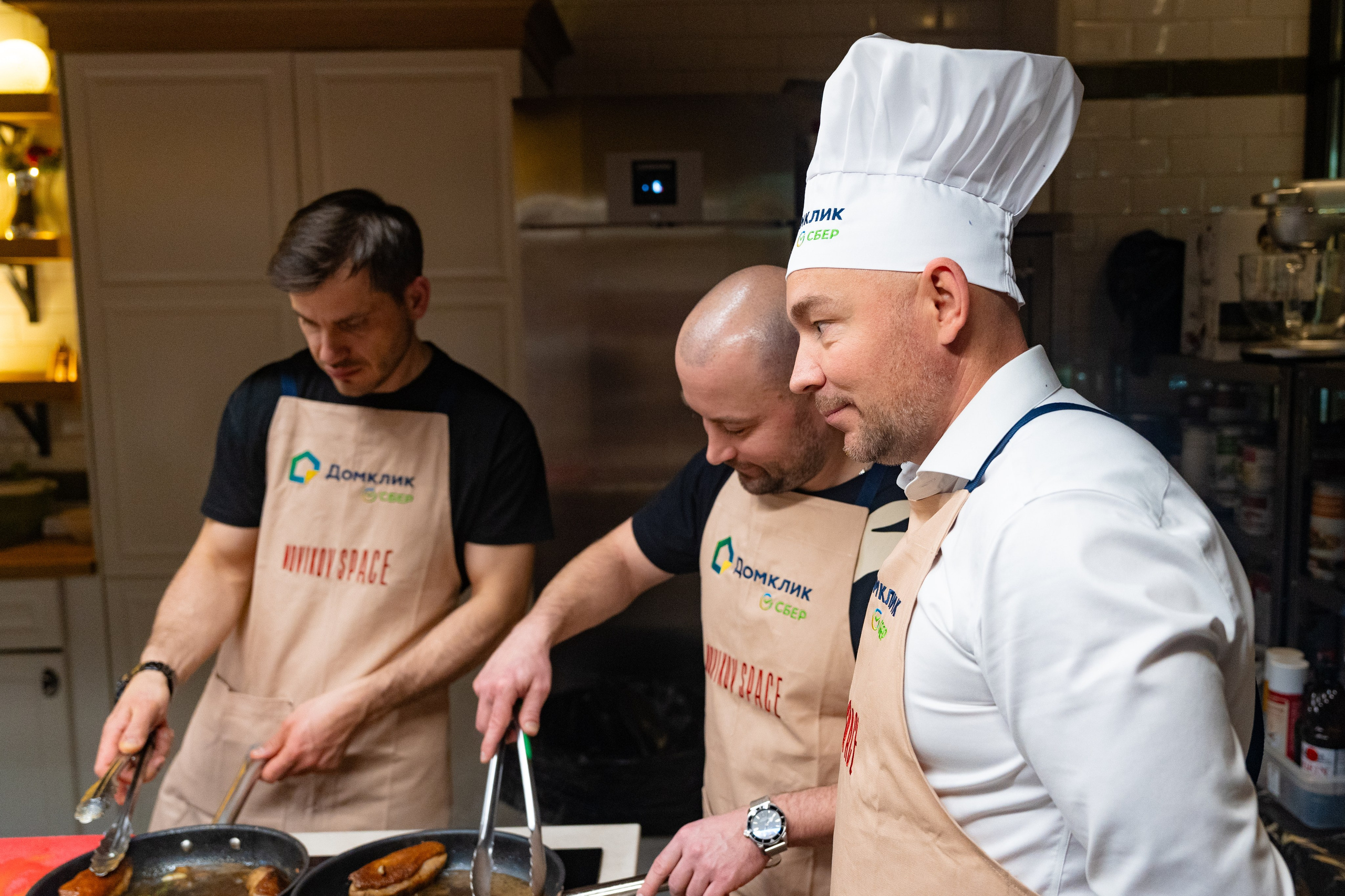 NOVIKOV SCHOOL — Умами зал. Фотограф Никита Комаров