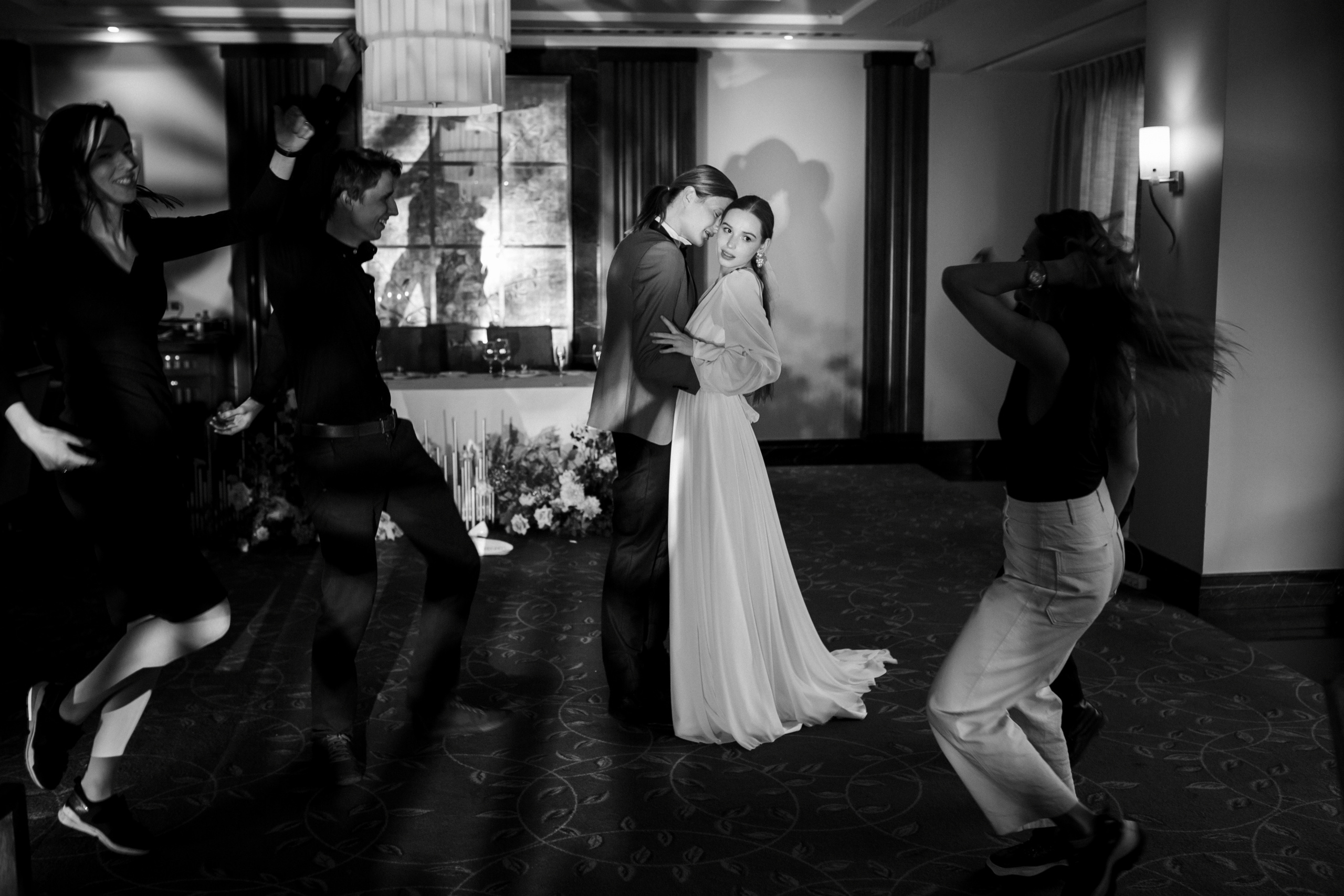 Свадебная фотосессия в отеле Коринтия. Свадебный фотограф в Санкт-Петербурге Никита Кузякин