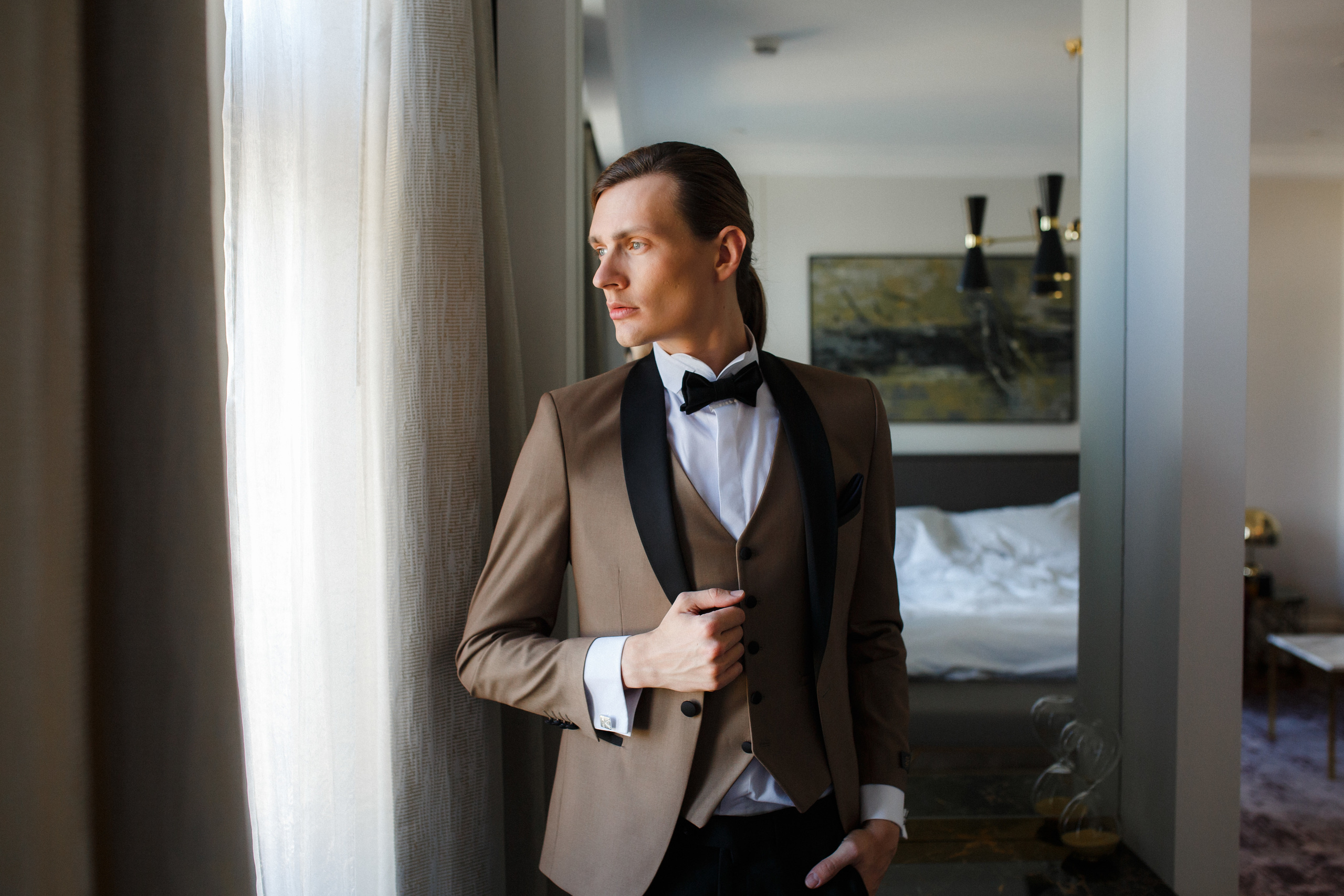 сборы жениха в отеле