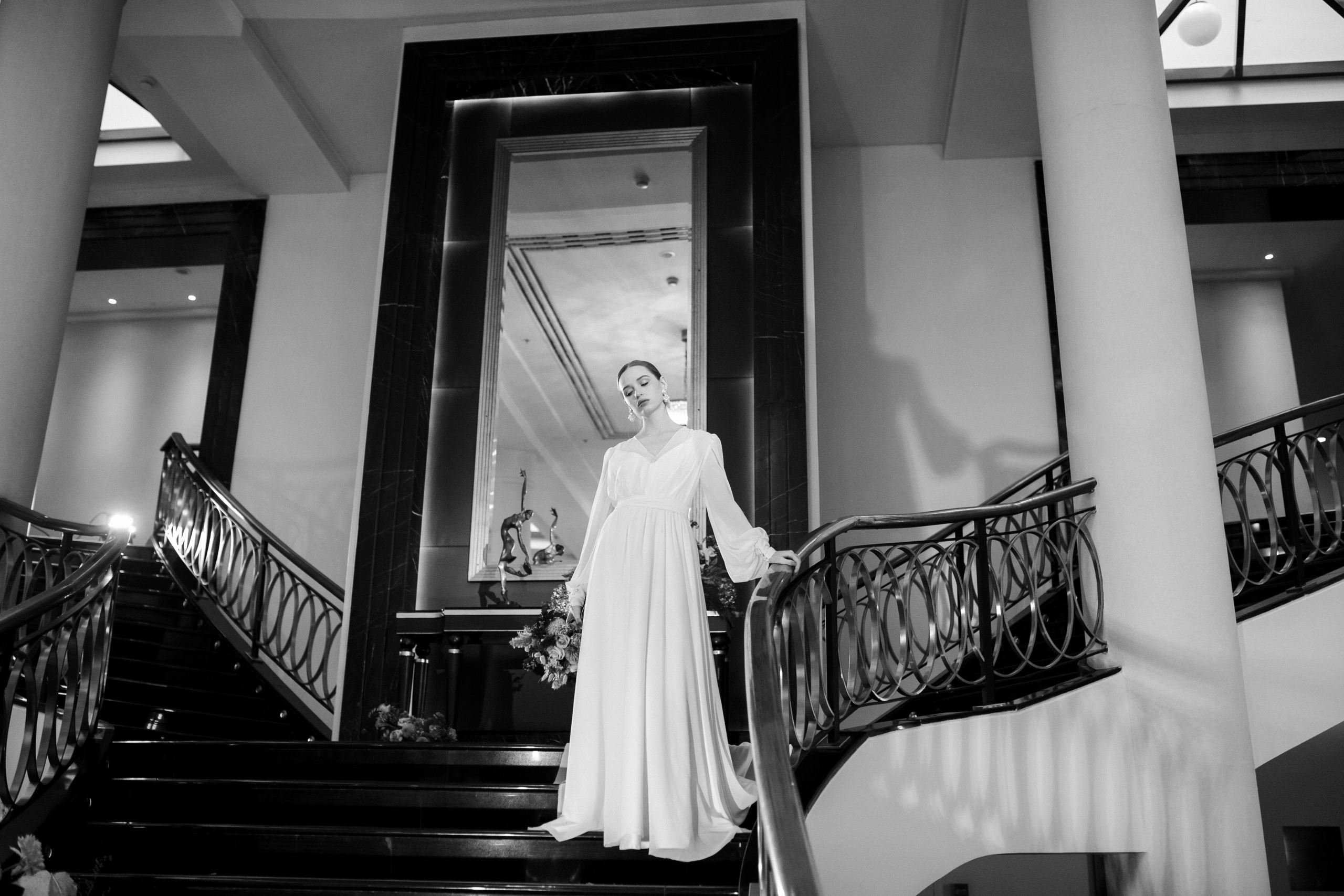 Свадебная фотосессия в отеле Коринтия. Свадебный фотограф в Санкт-Петербурге Никита Кузякин