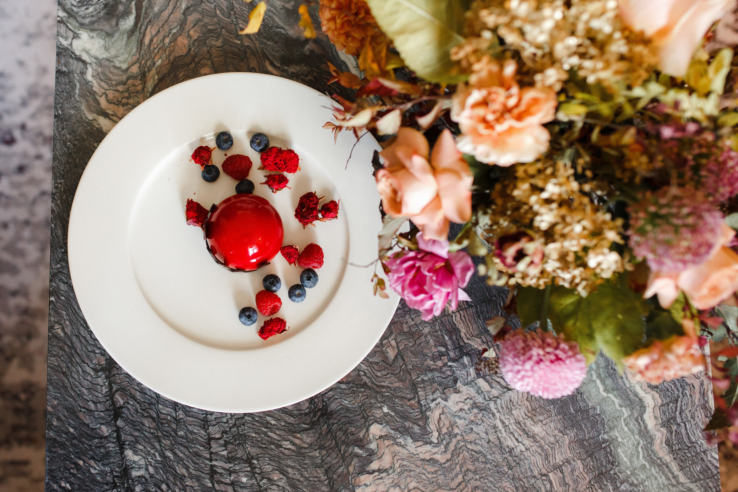 Свадебная фотосессия в отеле Коринтия. Свадебный фотограф в Санкт-Петербурге Никита Кузякин