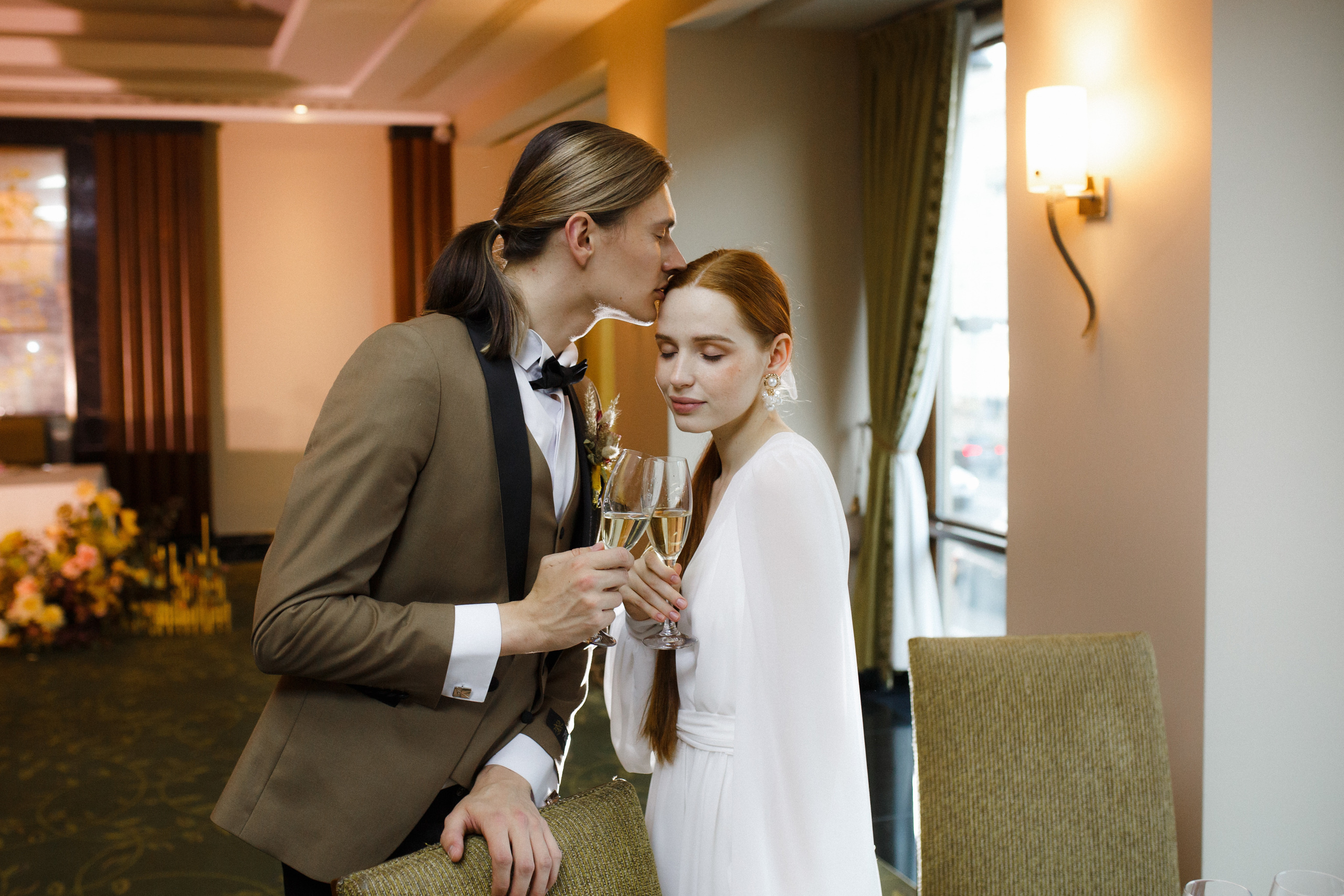 Свадебная фотосессия в отеле Коринтия. Свадебный фотограф в Санкт-Петербурге Никита Кузякин