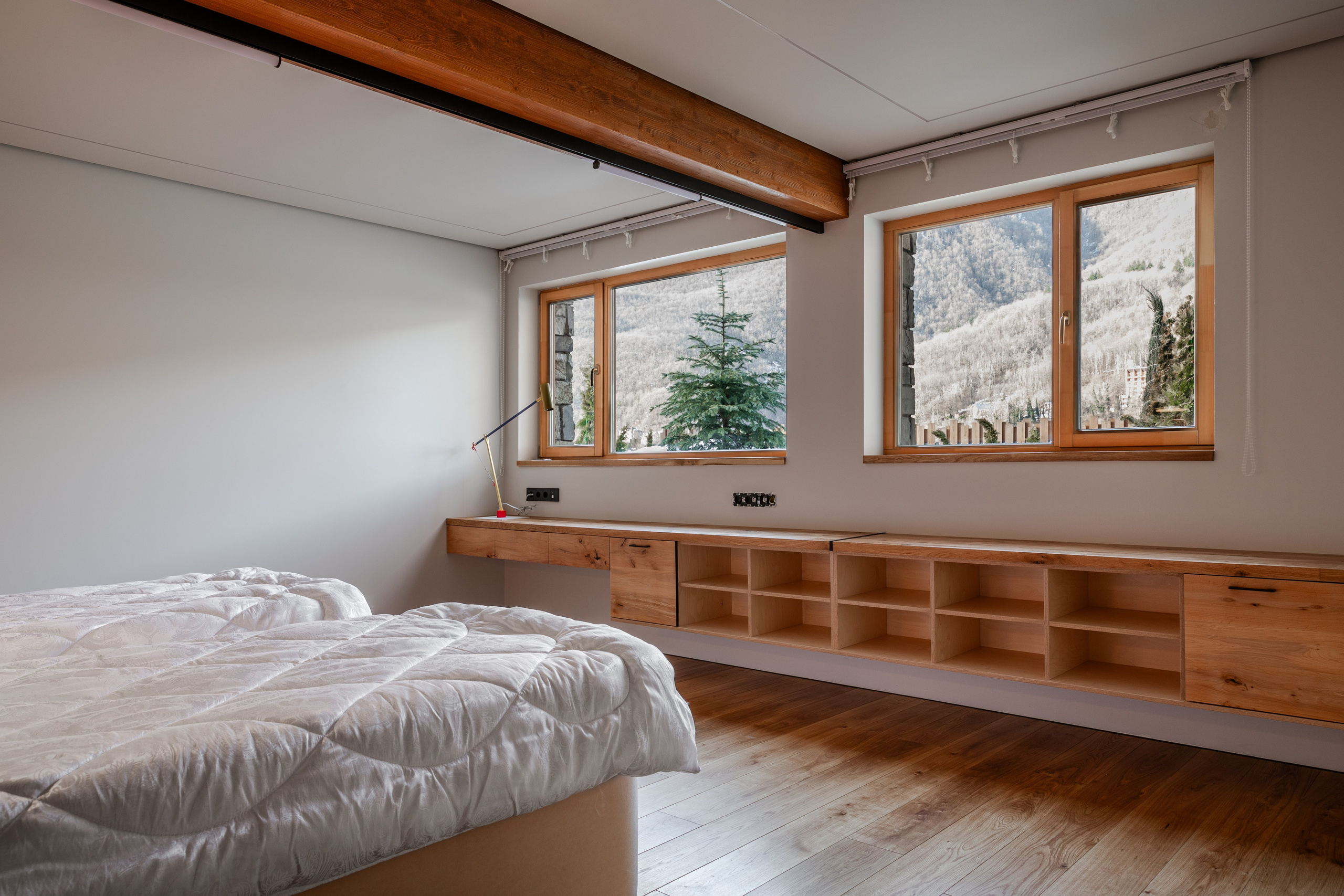 Интерьерная фотосъёмка загородного дома площадью 300 кв м в п. Эстосадок. Интерьерный фотограф Москва