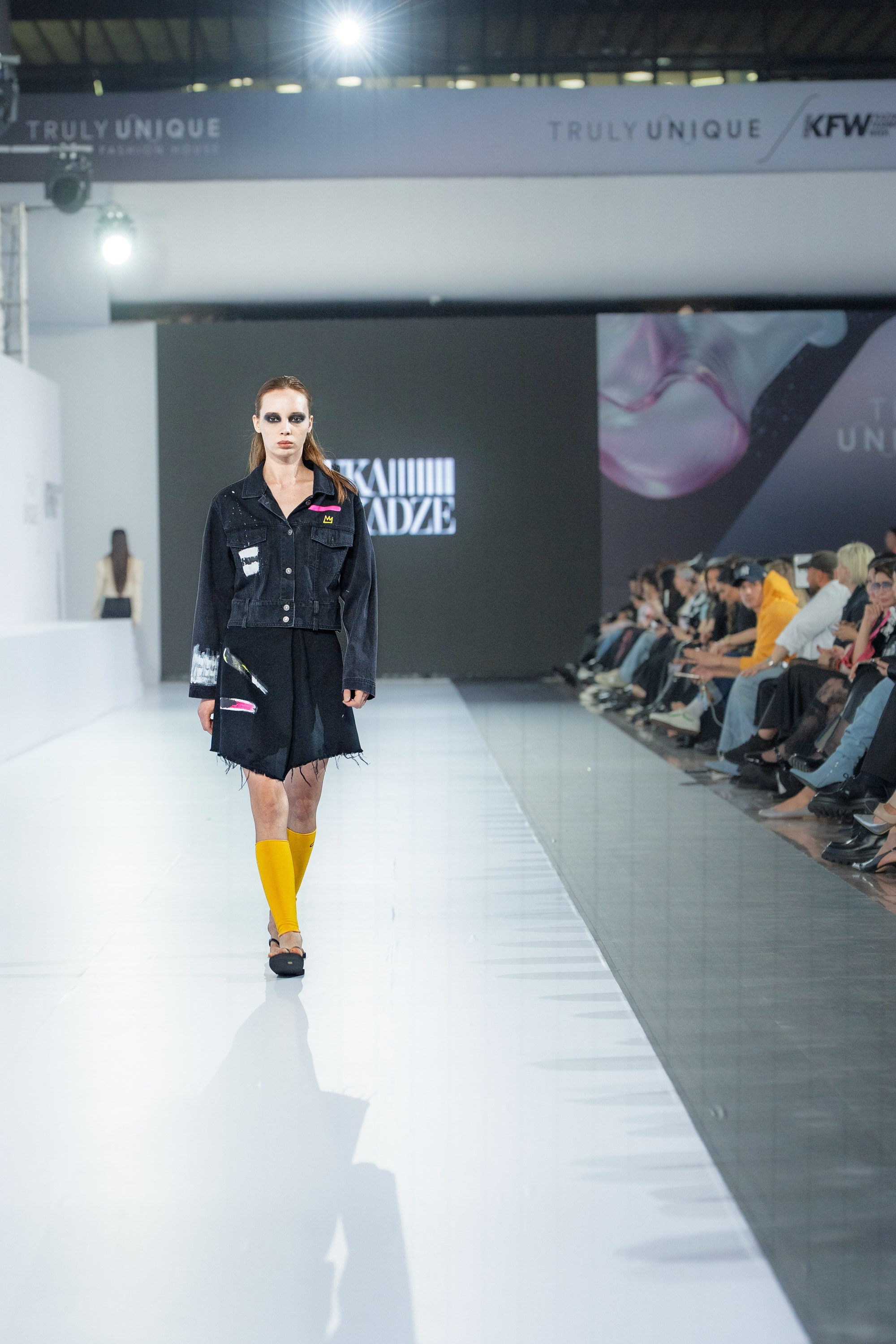 Luka Mikadze. Сайт Алматинского НЮ АРТ, будуар и фэшн фотографа Дениса Карпенко