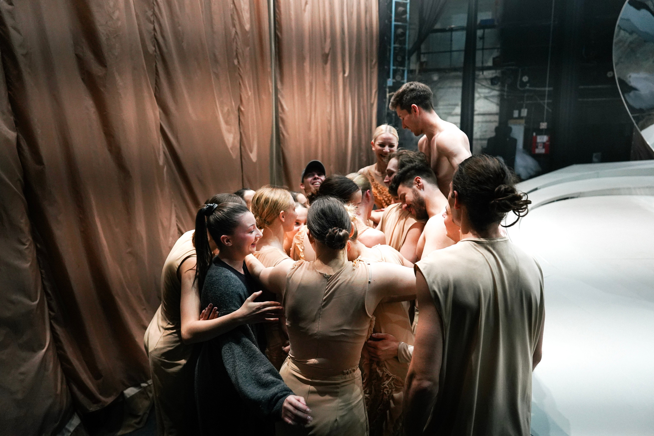 Контакт — пластический спектакль. Фотограф с психологическим образованием