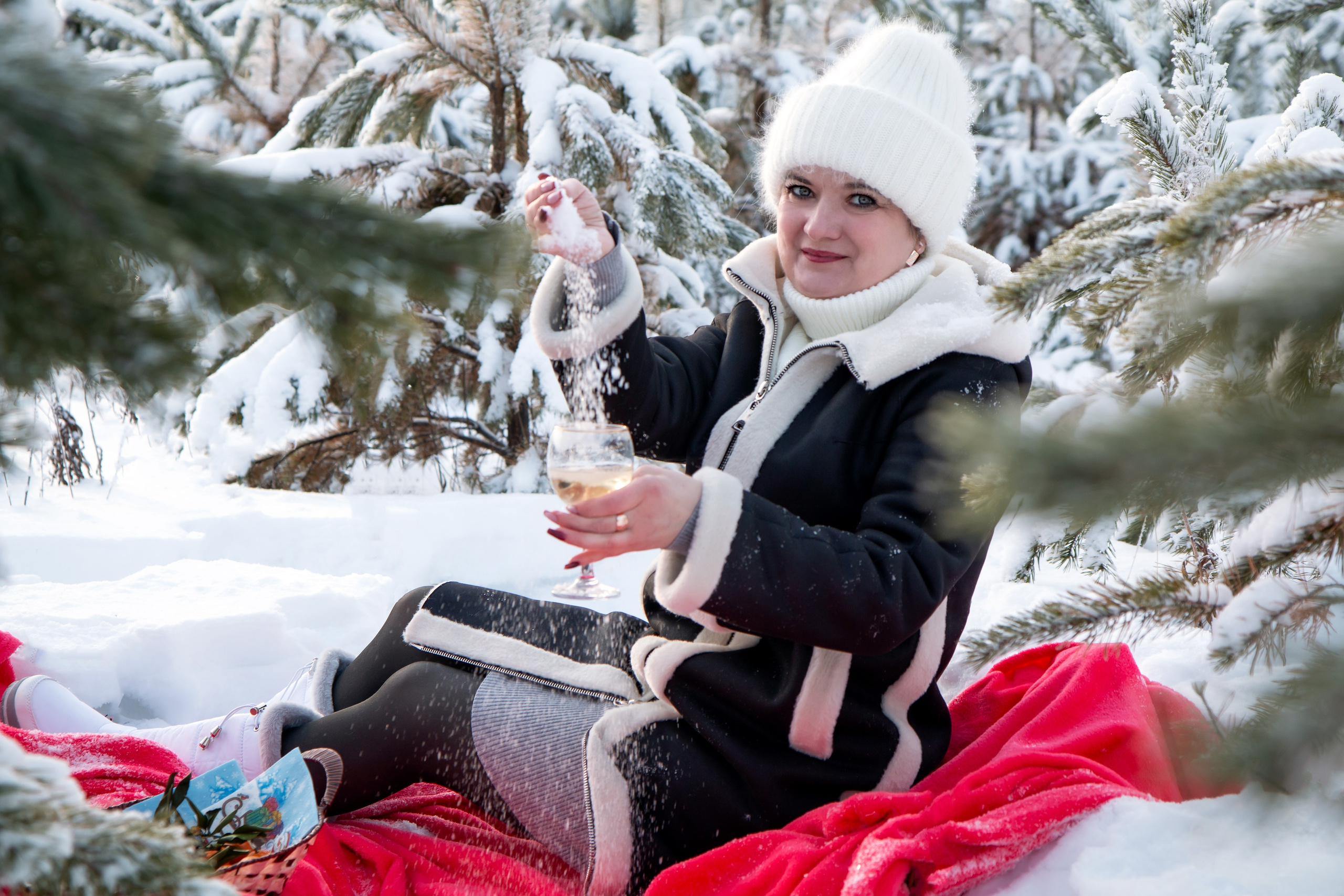 Юлия. В зимнем лесу. Фотограф в Шелехове, лучшие выпускные альбомы в Шелехове