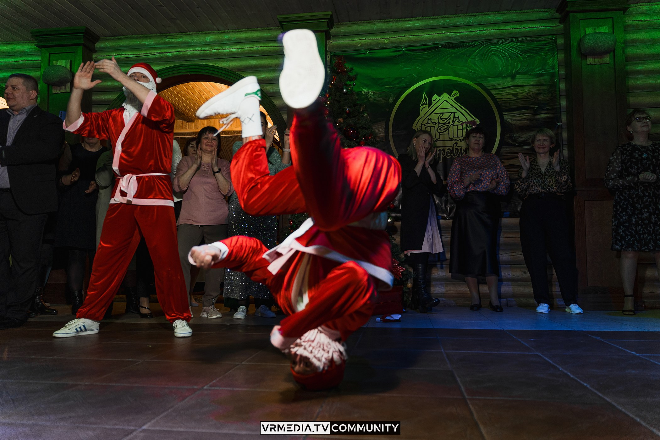 Новогодний вечер у «Петровича»