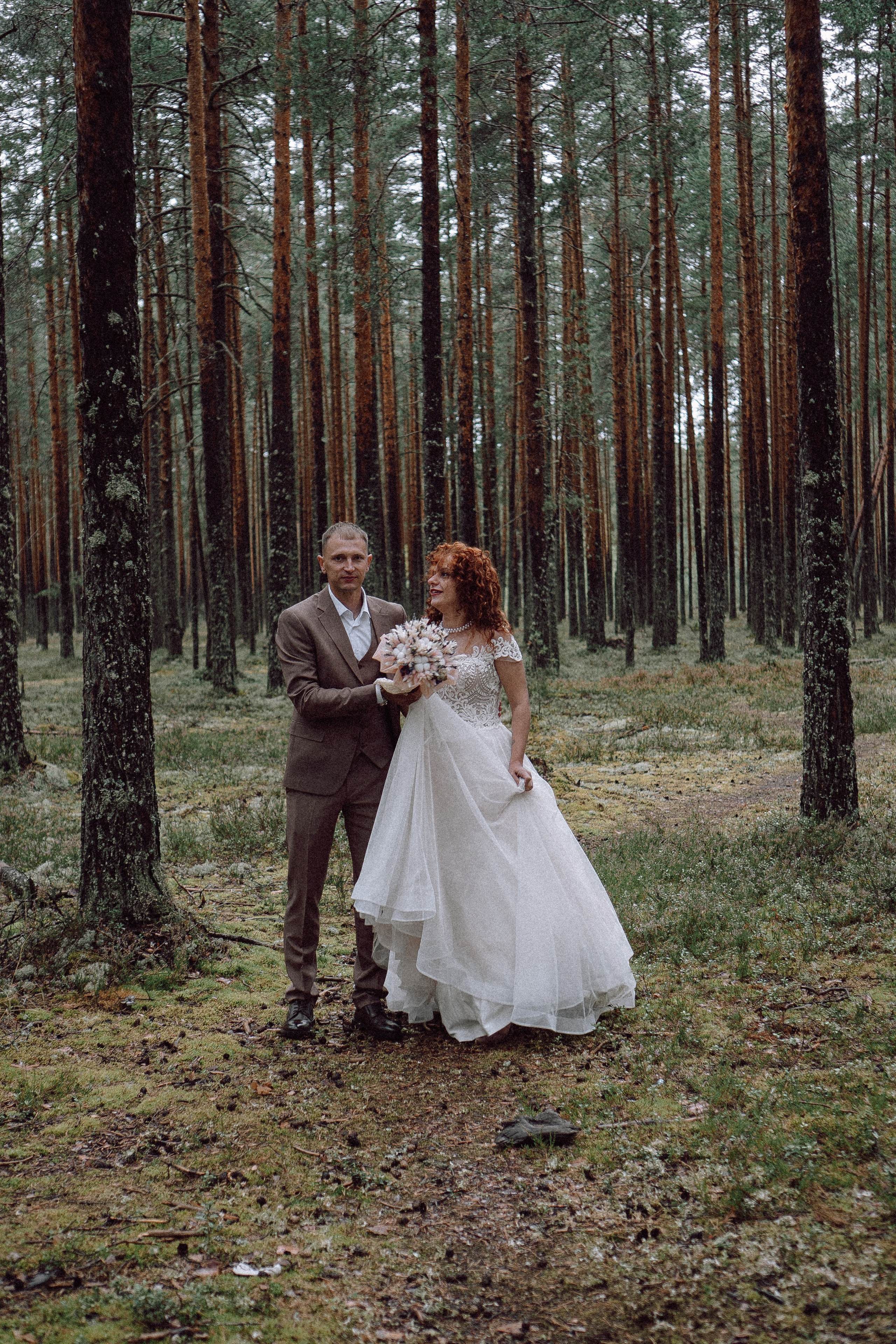 СВАДЕБНАЯ ФОТОСЕССИИЯ ПАРЫ В ГОРОДЕ ПРИОЗЕРСК В СОСНОВОМ ЛЕСУ И С ПИКАПОМ. Профессиональный фотограф, Санкт-Петербург — Виктория Богомолова