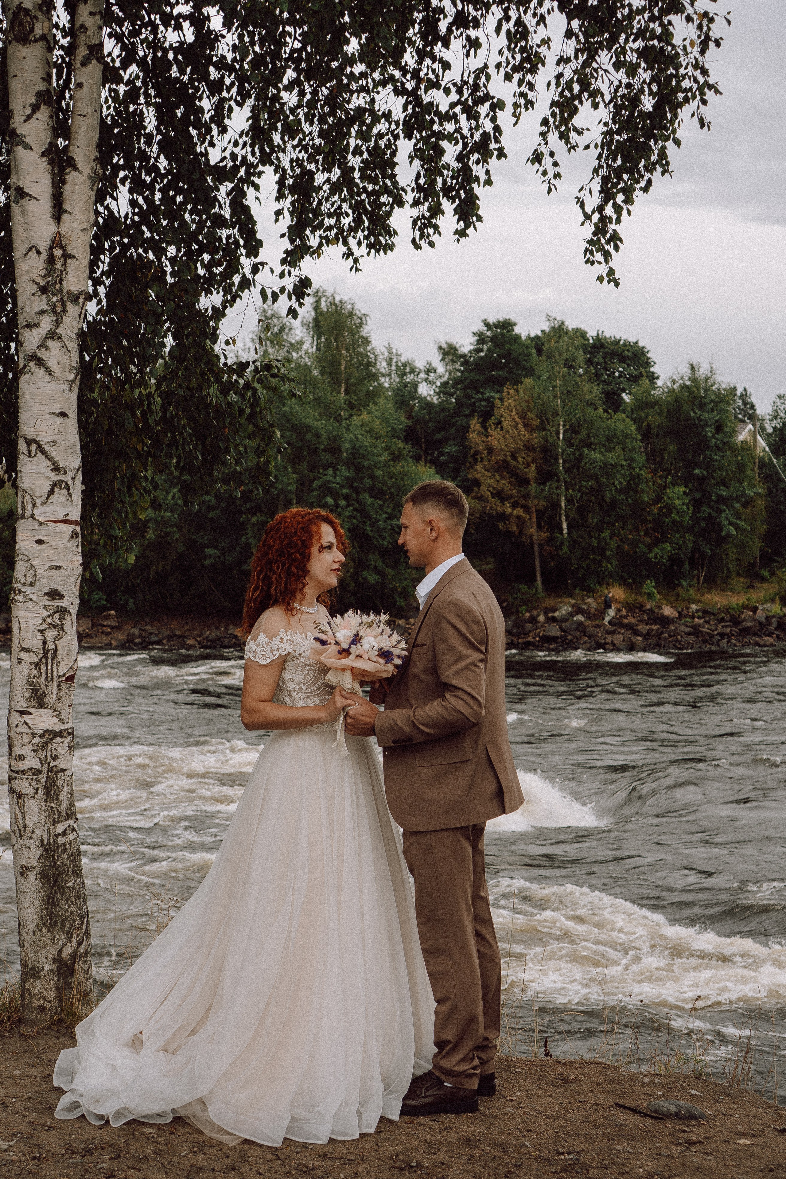 СВАДЕБНАЯ ФОТОСЕССИИЯ ПАРЫ В ГОРОДЕ ПРИОЗЕРСК В СОСНОВОМ ЛЕСУ И С ПИКАПОМ. Профессиональный фотограф, Санкт-Петербург — Виктория Богомолова