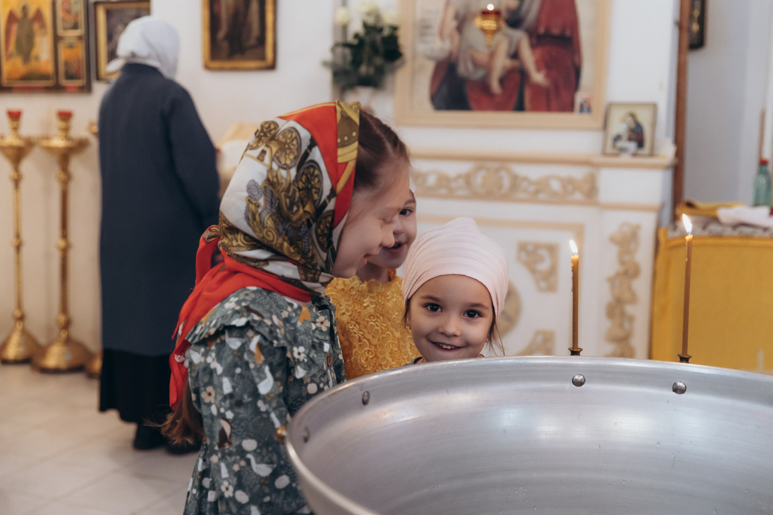 Крещение Веры. Фотограф на крещение в Рязани. Семейный фотограф