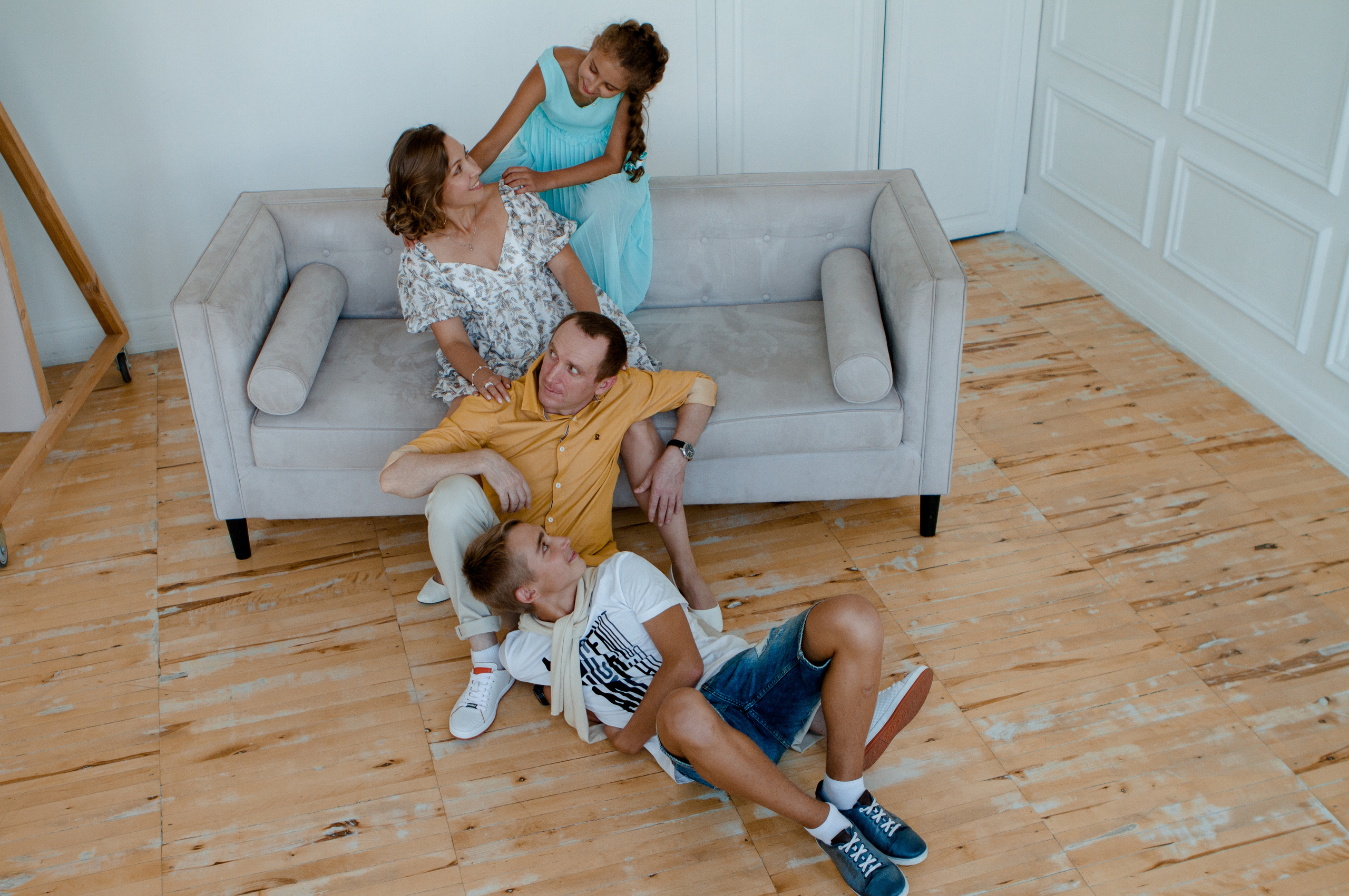 Семейная фотосессия в студии. Свадебный и семейный фотограф Ибрагимова Мария из Екатеринбурга