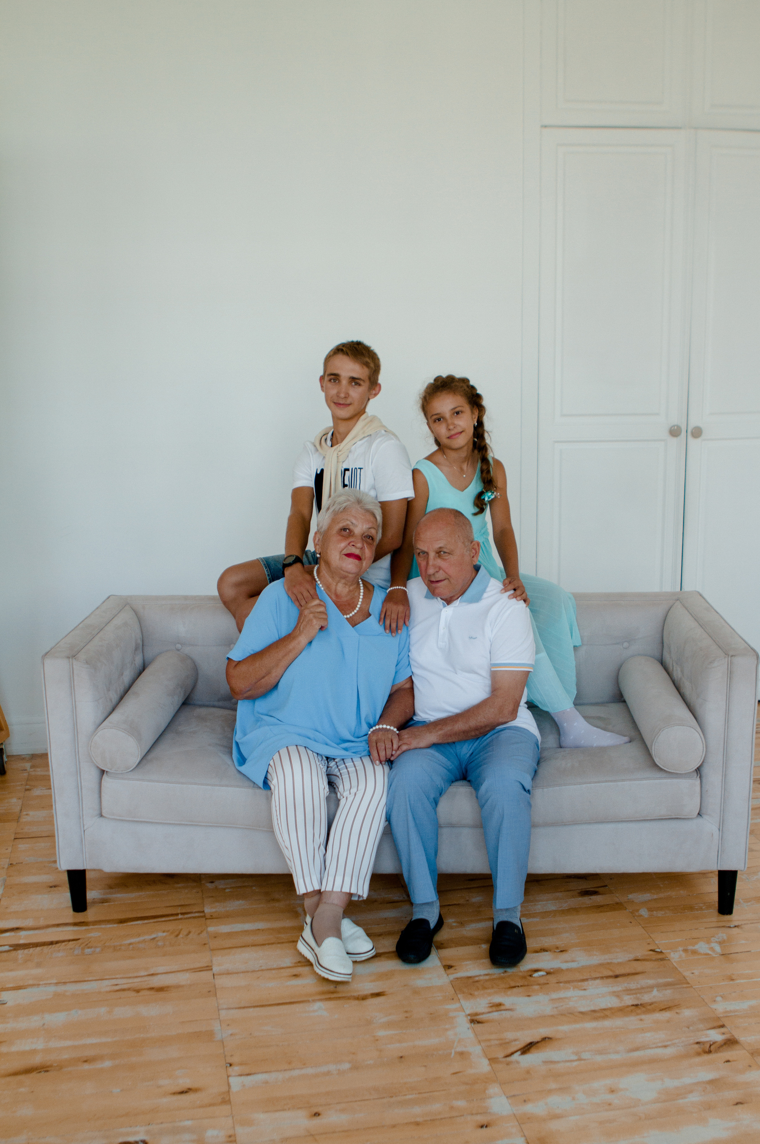 Семейная фотосессия в студии. Свадебный и семейный фотограф Ибрагимова Мария из Екатеринбурга