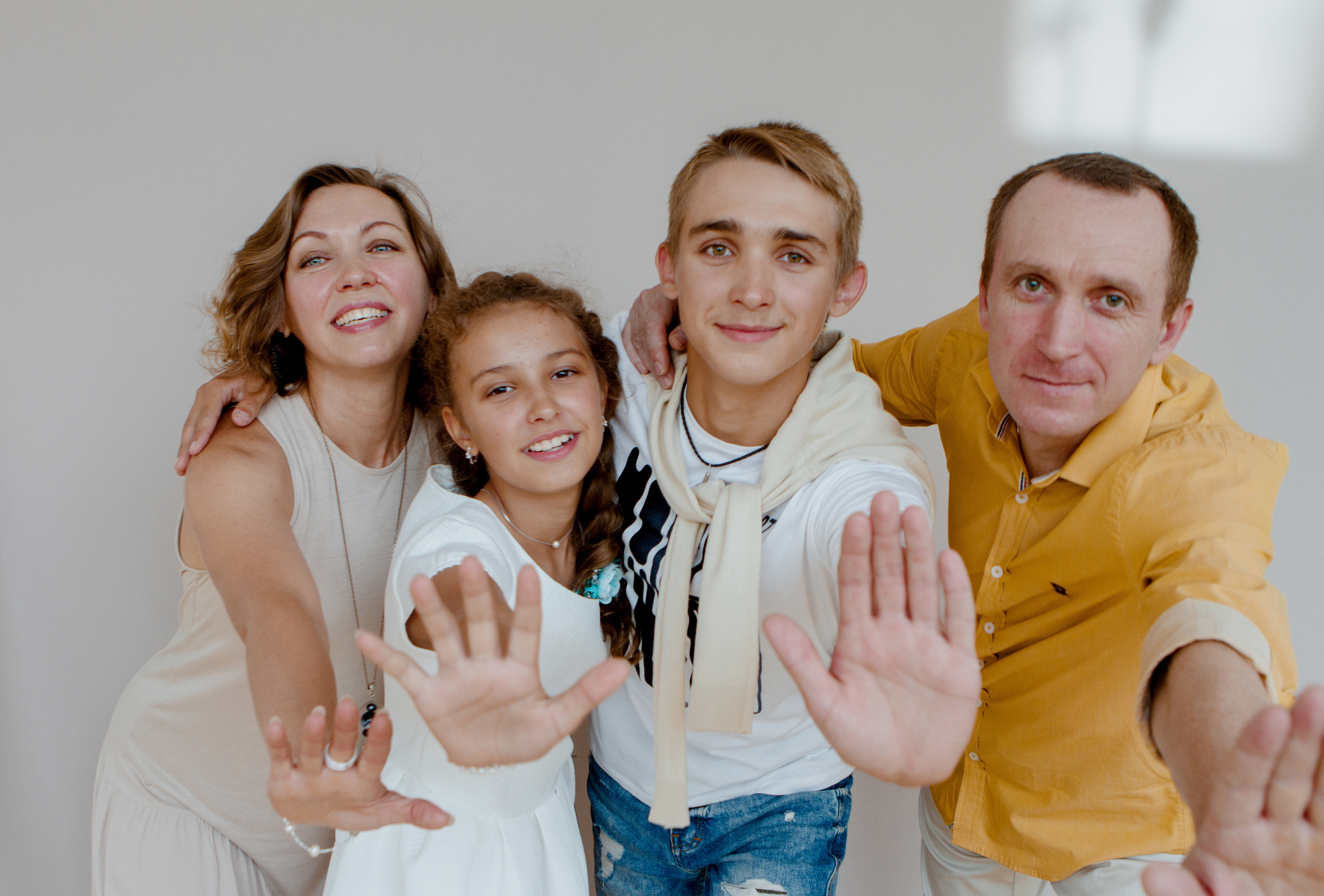 Семейная фотосессия в студии. Свадебный и семейный фотограф Ибрагимова Мария из Екатеринбурга