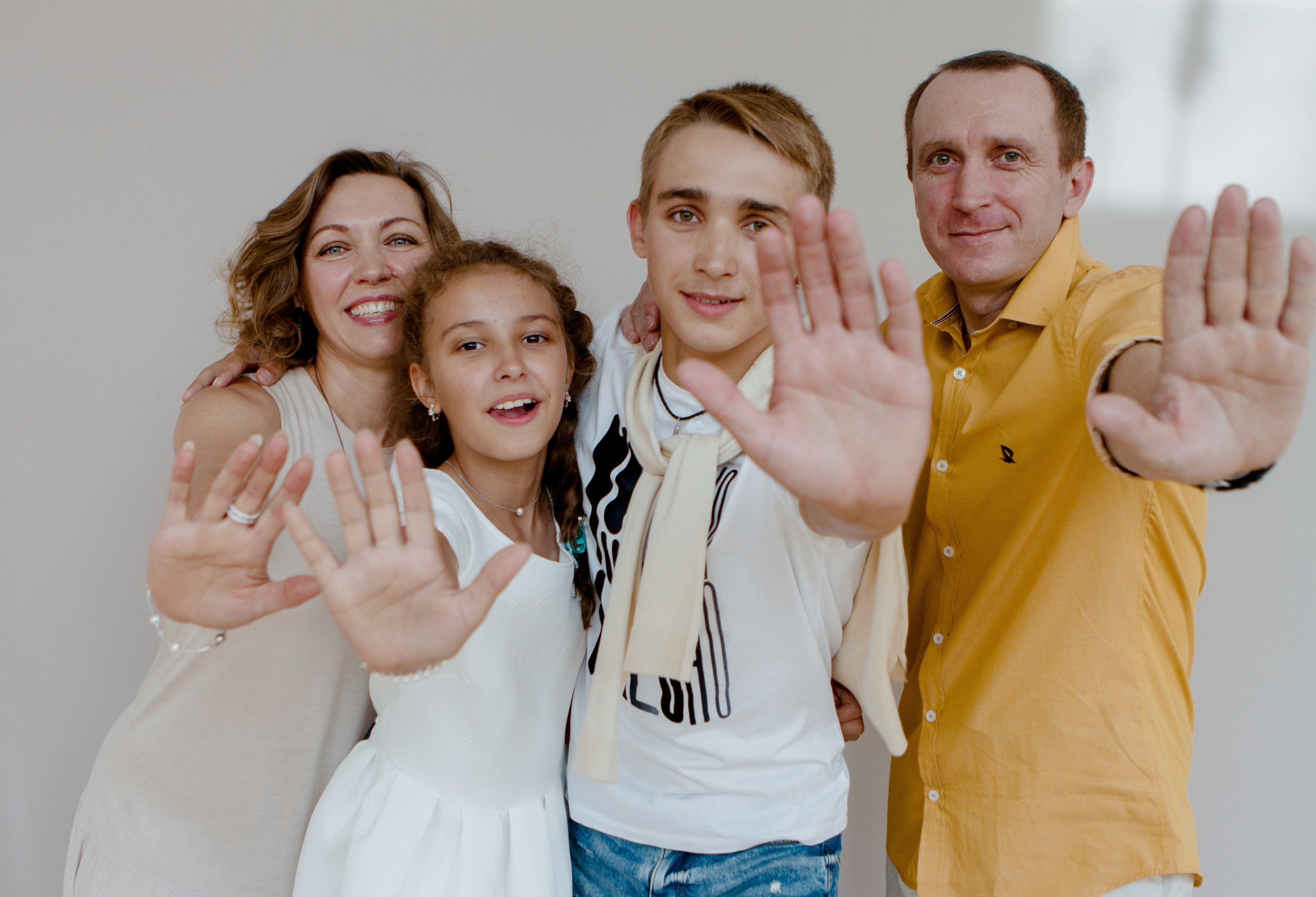 Семейная фотосессия в студии. Свадебный и семейный фотограф Ибрагимова Мария из Екатеринбурга